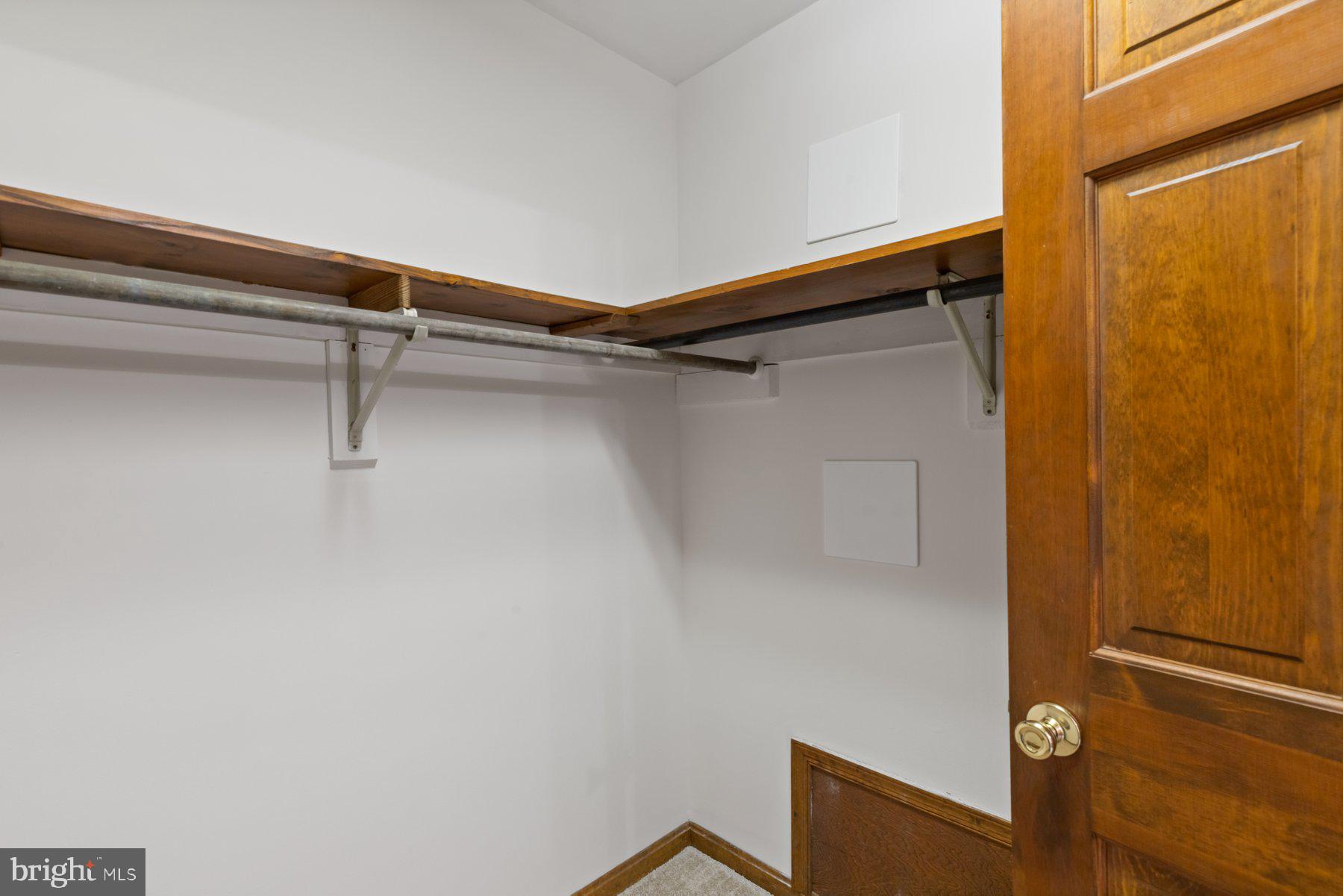 WILLOW HILL MANOR - Residential