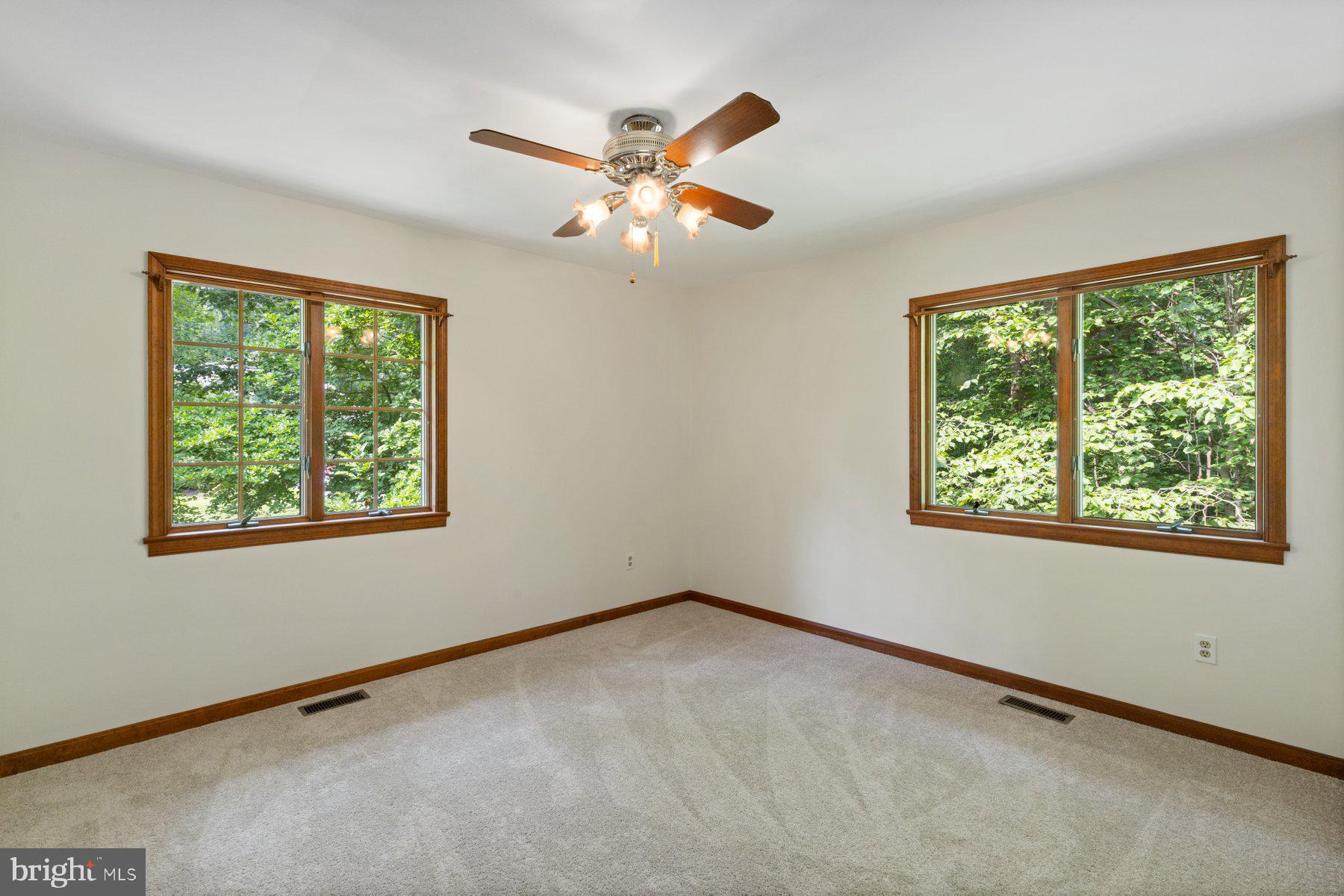 WILLOW HILL MANOR - Residential