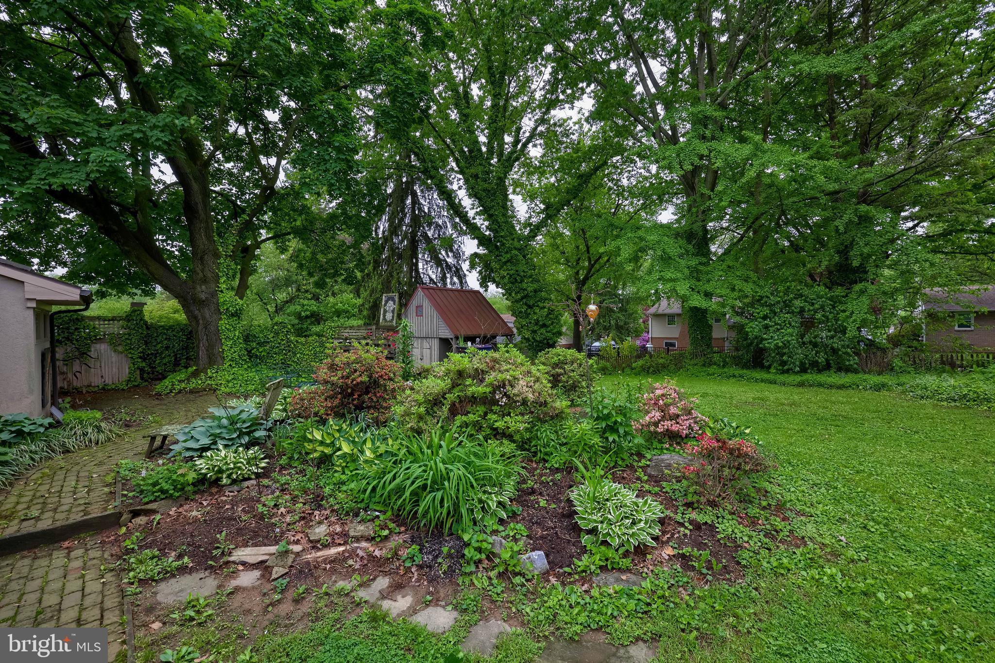 512 SARATOGA ROAD