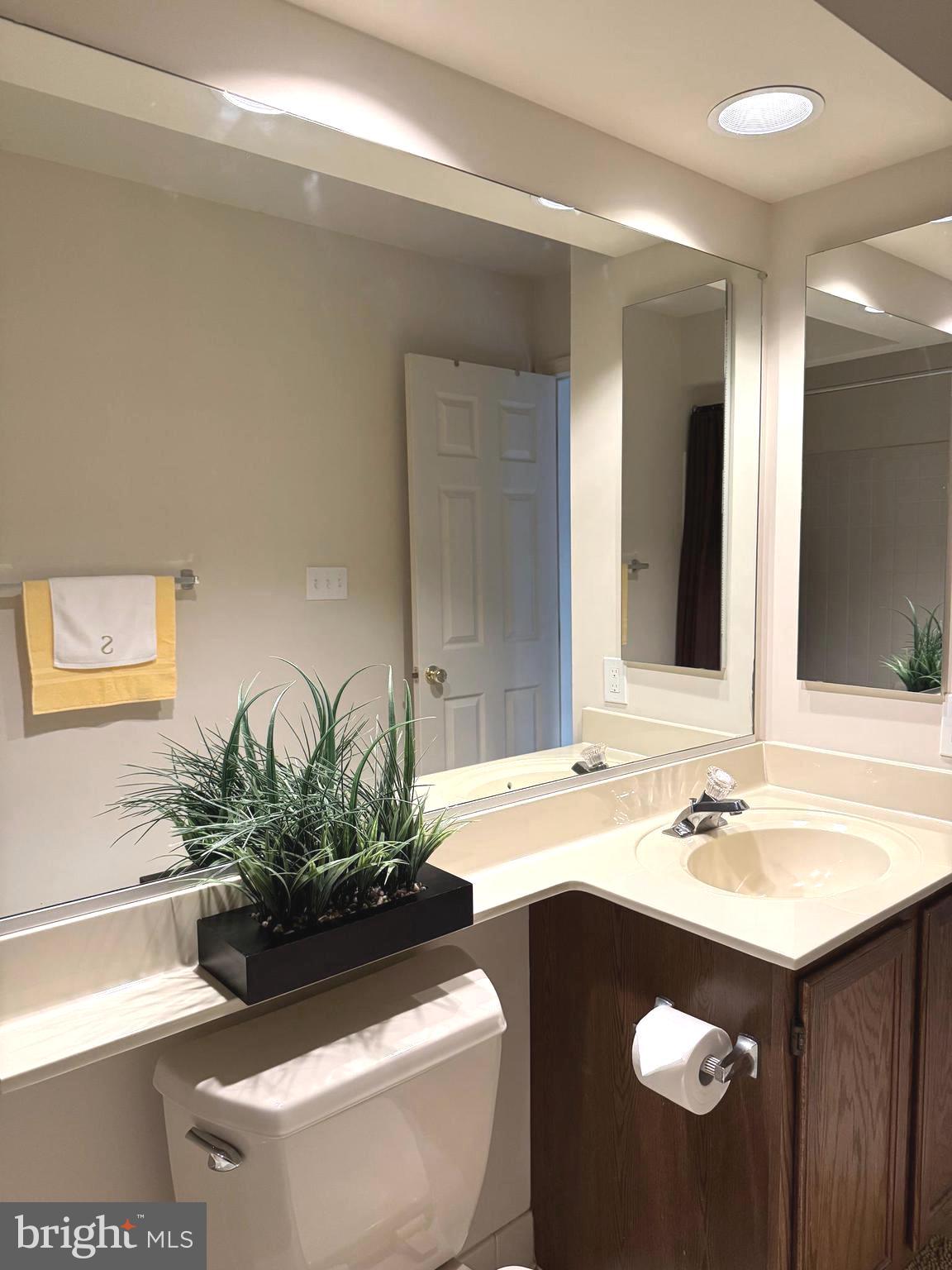 SEVEN OAKS - Residential