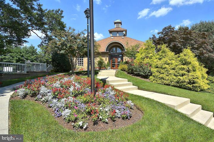 SEVEN OAKS - Residential