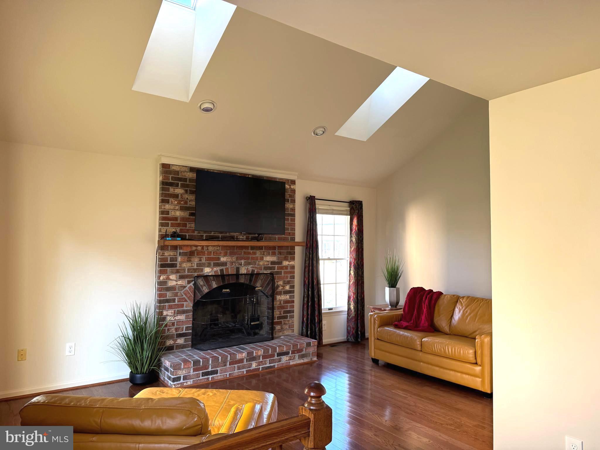 SEVEN OAKS - Residential