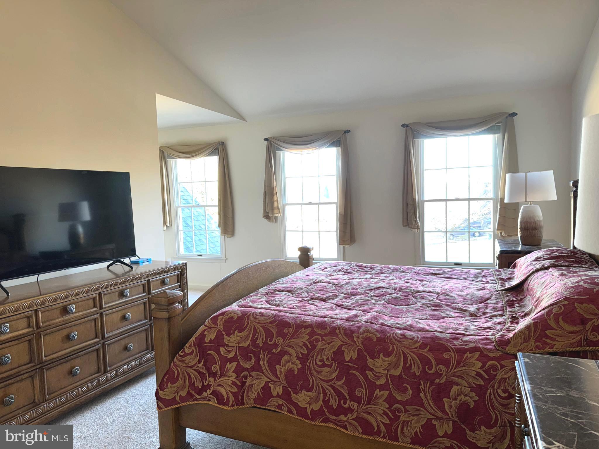 SEVEN OAKS - Residential