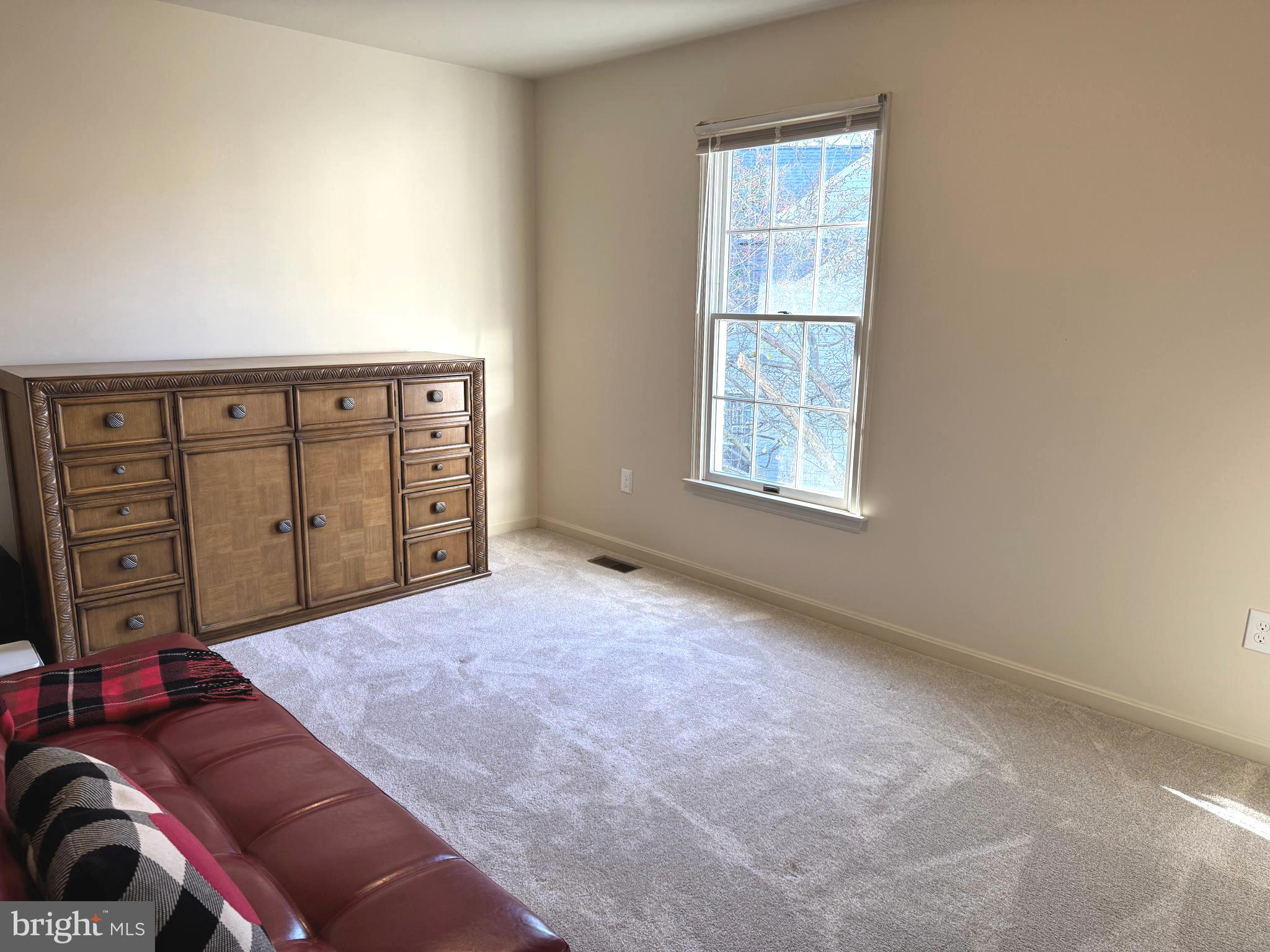 SEVEN OAKS - Residential