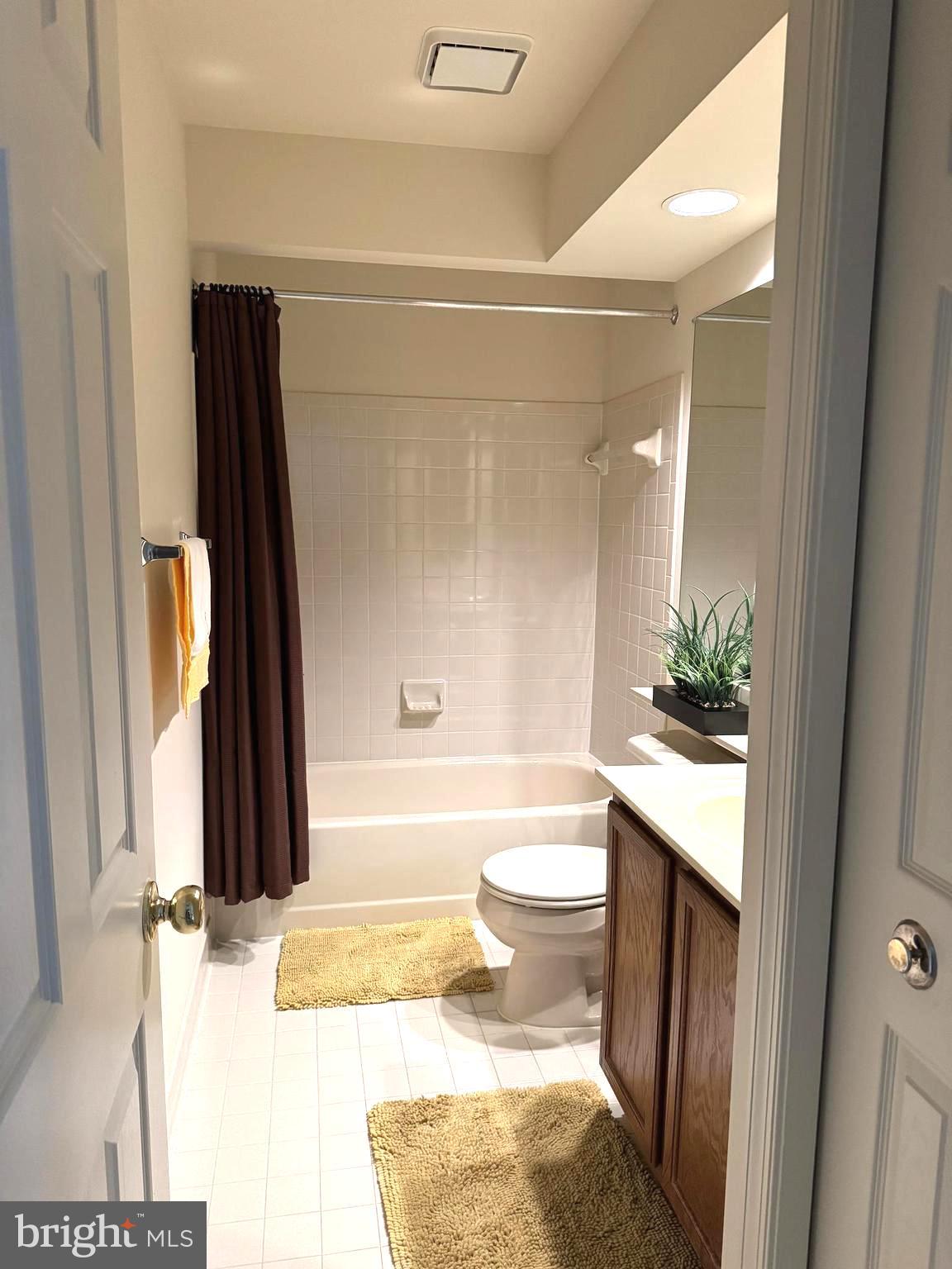 SEVEN OAKS - Residential