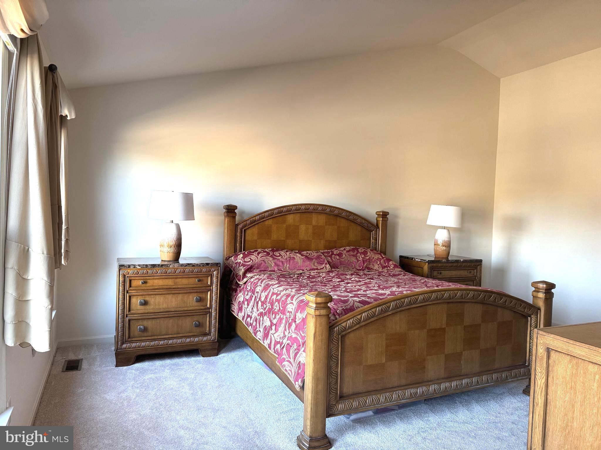 SEVEN OAKS - Residential