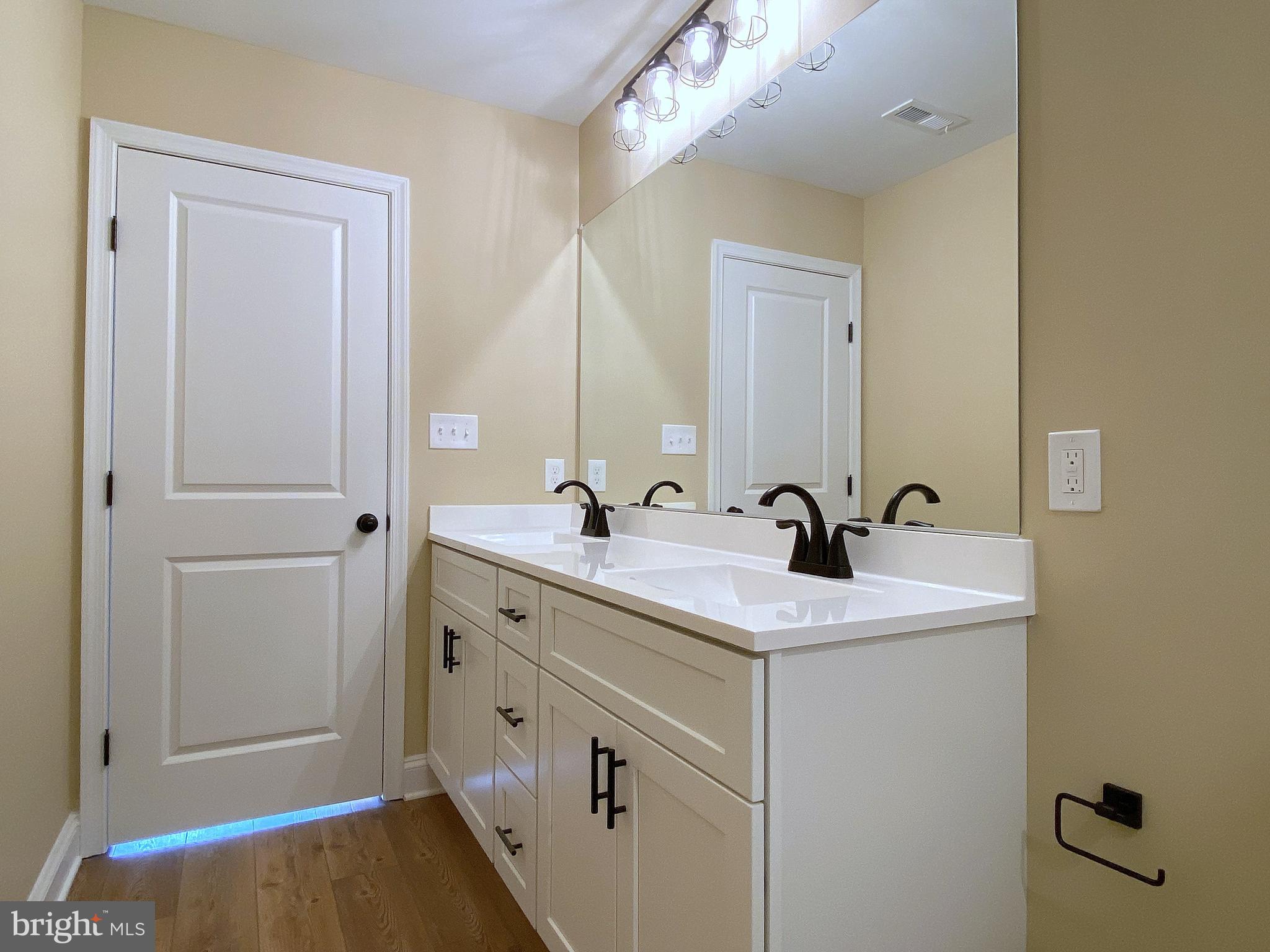 EDGEMERE/SPARROWS POINT - Residential