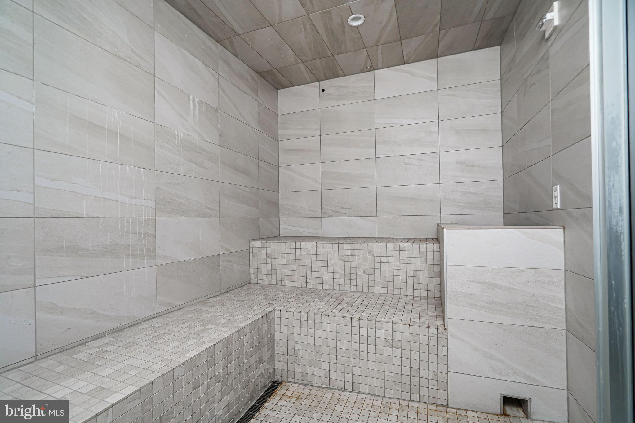 THE SIGNET - Residential