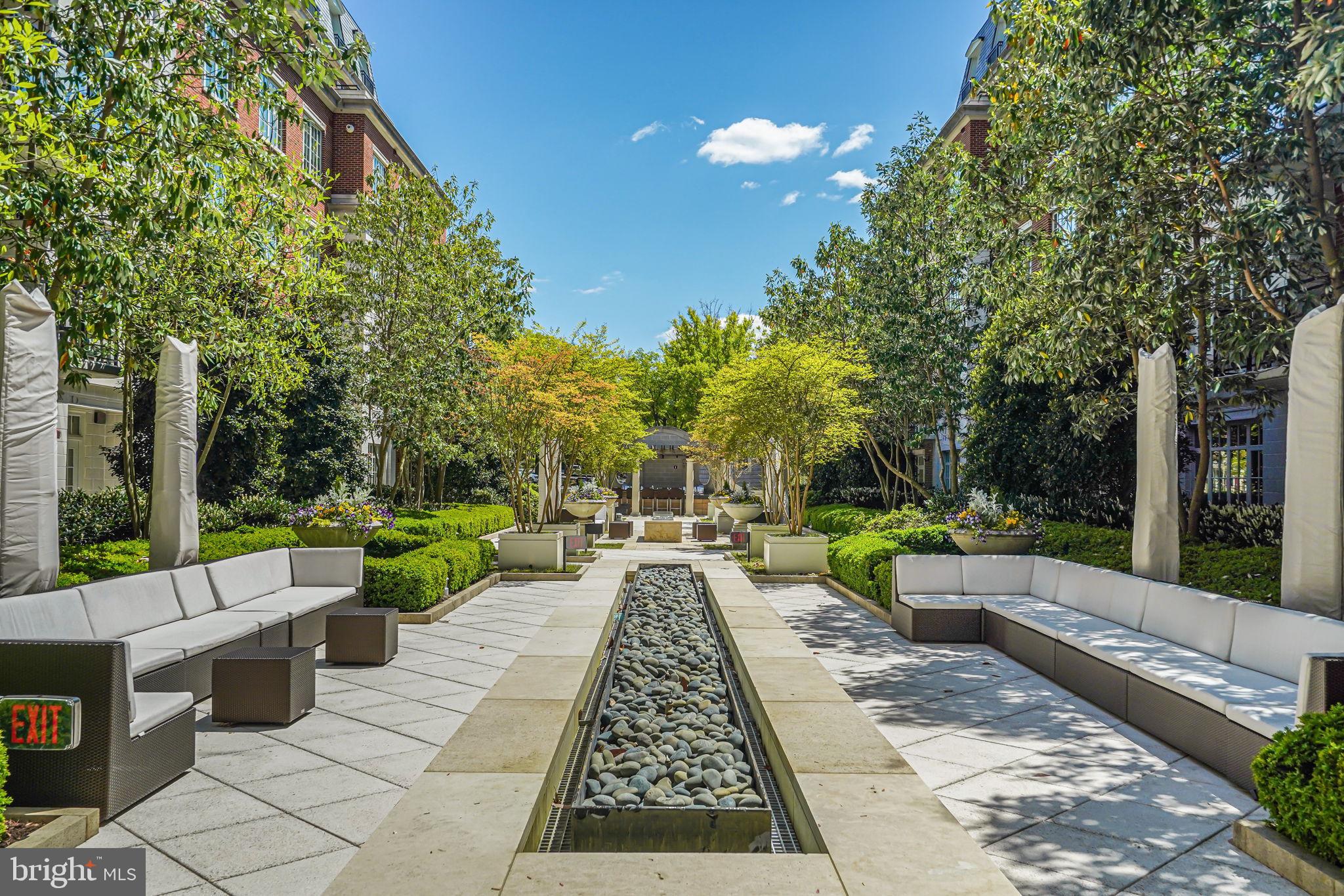 THE SIGNET - Residential