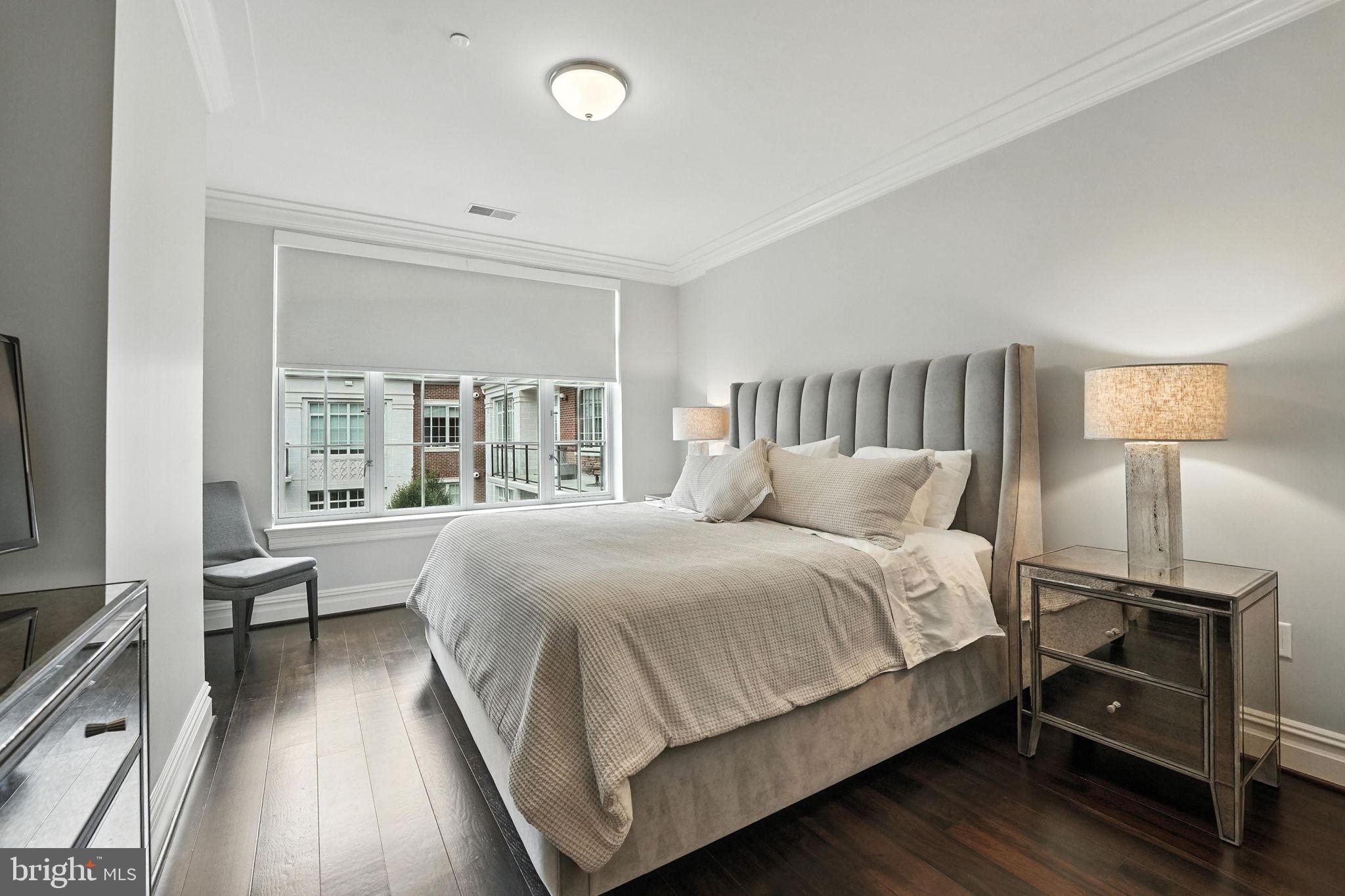 THE SIGNET - Residential