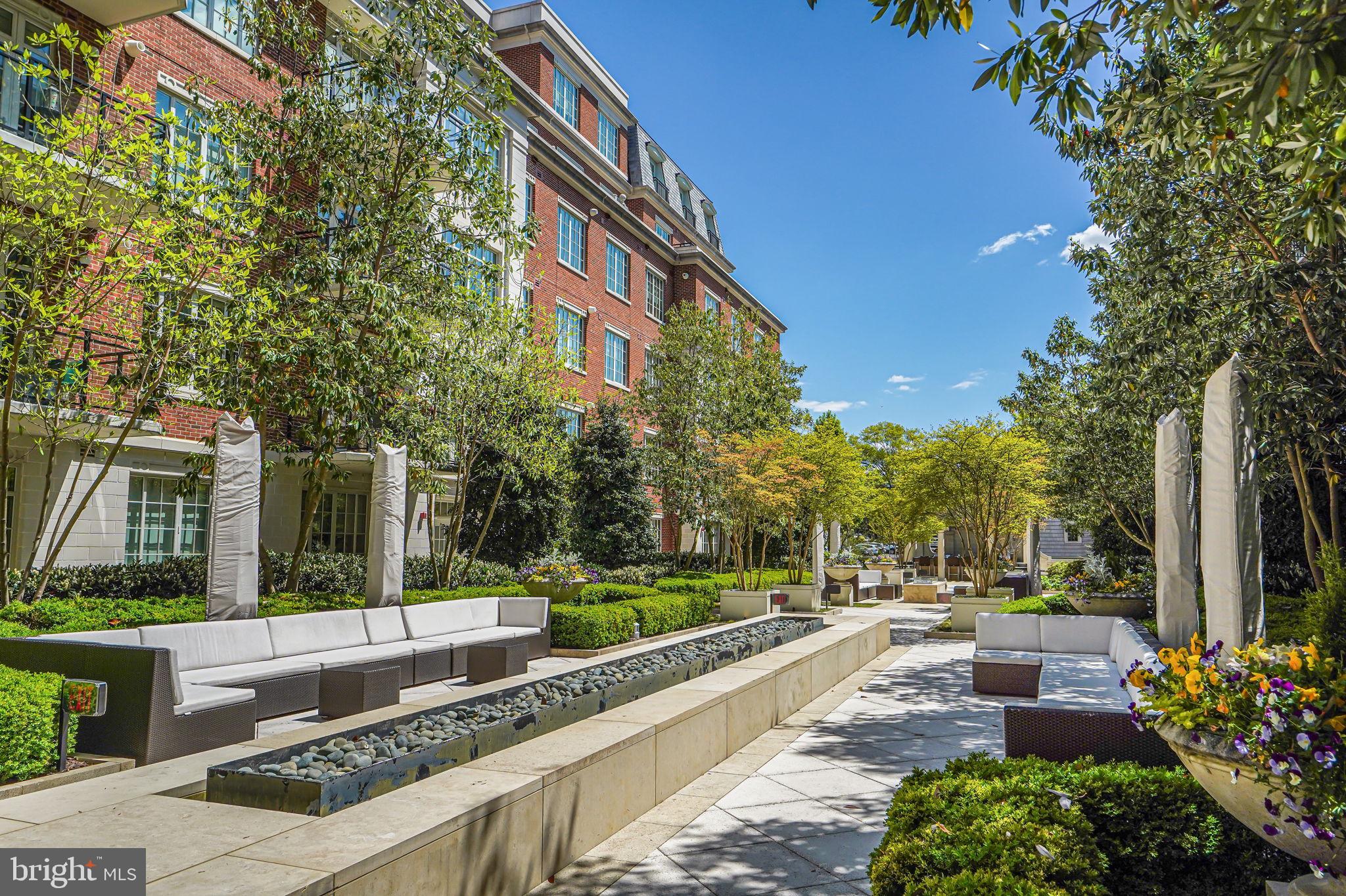 THE SIGNET - Residential