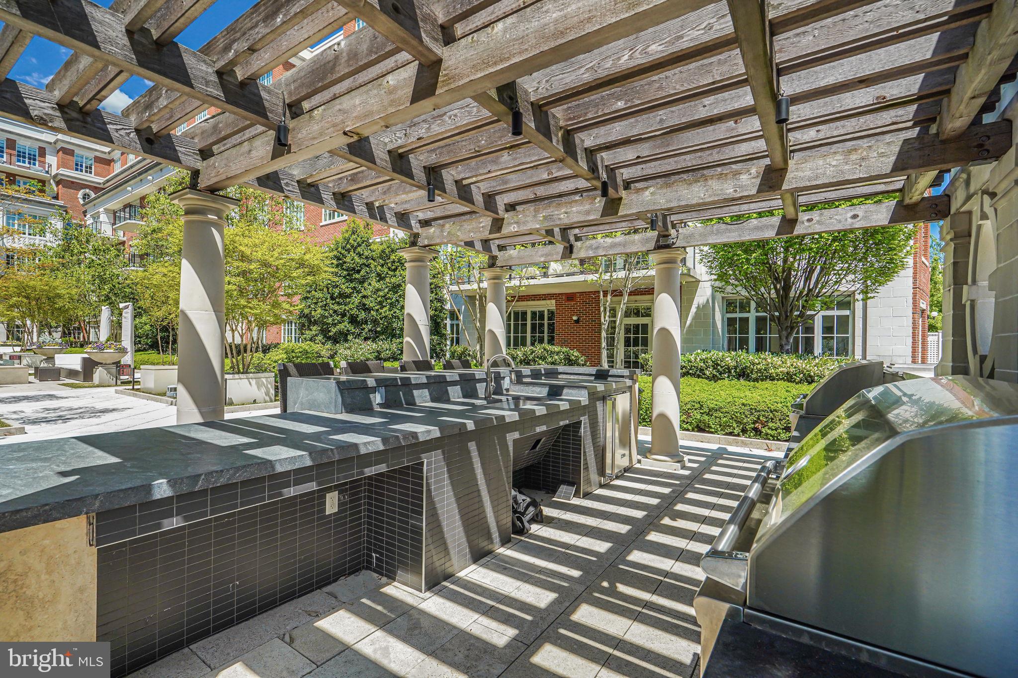 THE SIGNET - Residential