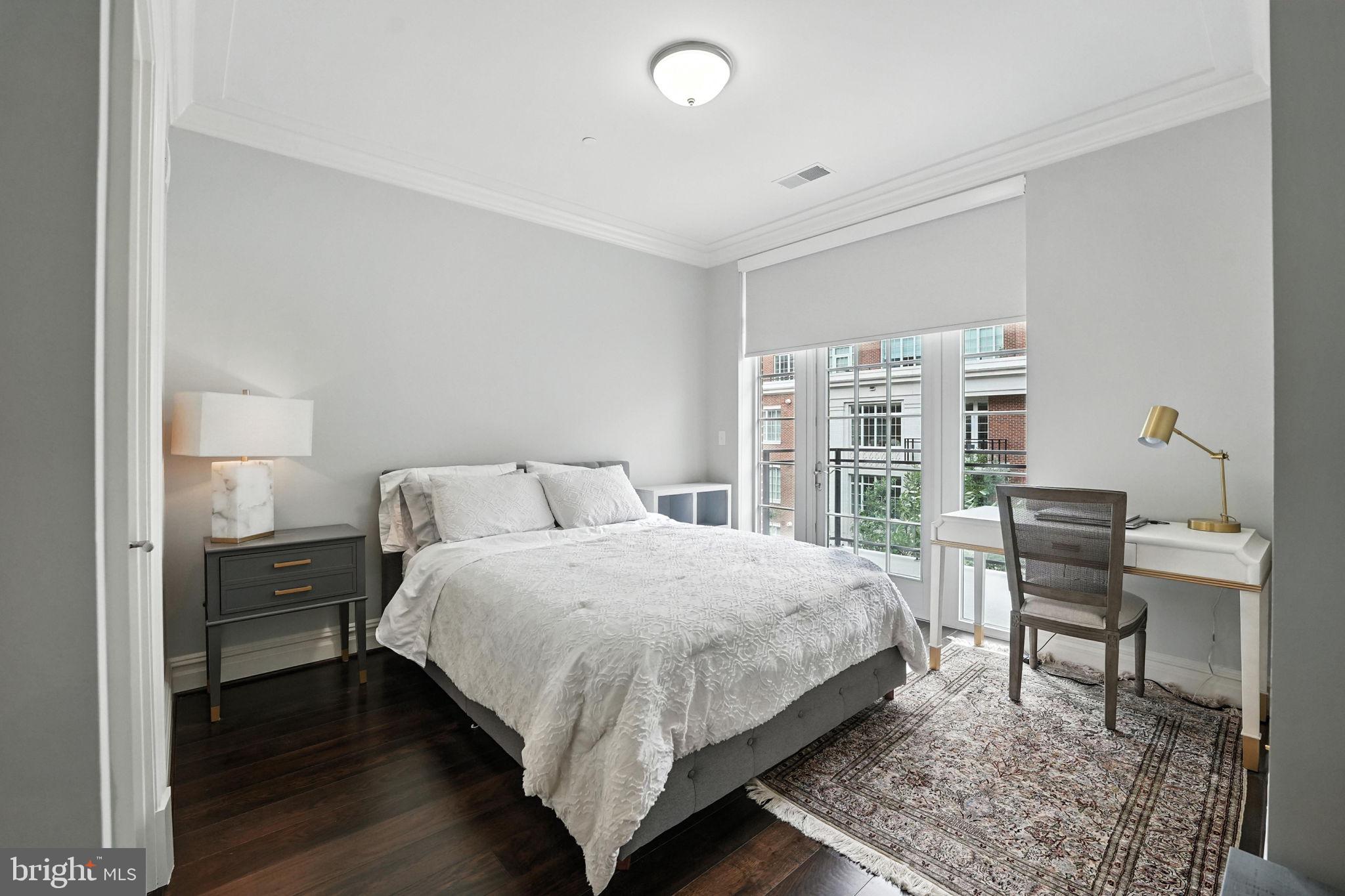 THE SIGNET - Residential