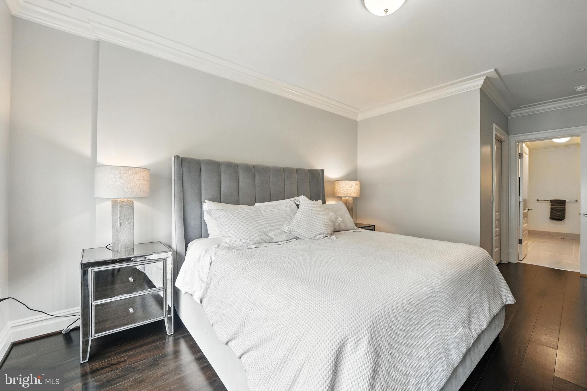 THE SIGNET - Residential