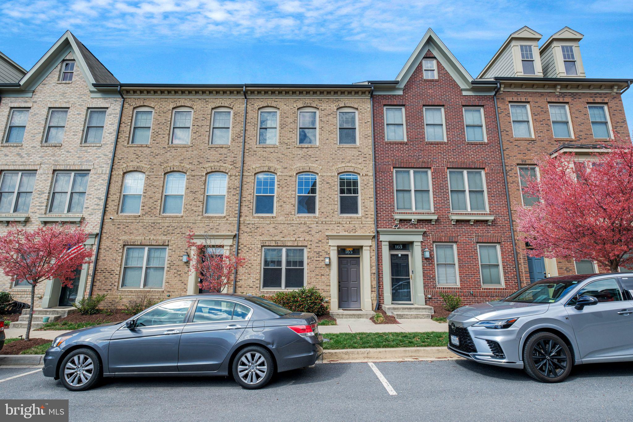 165 CONCORD PLACE NE