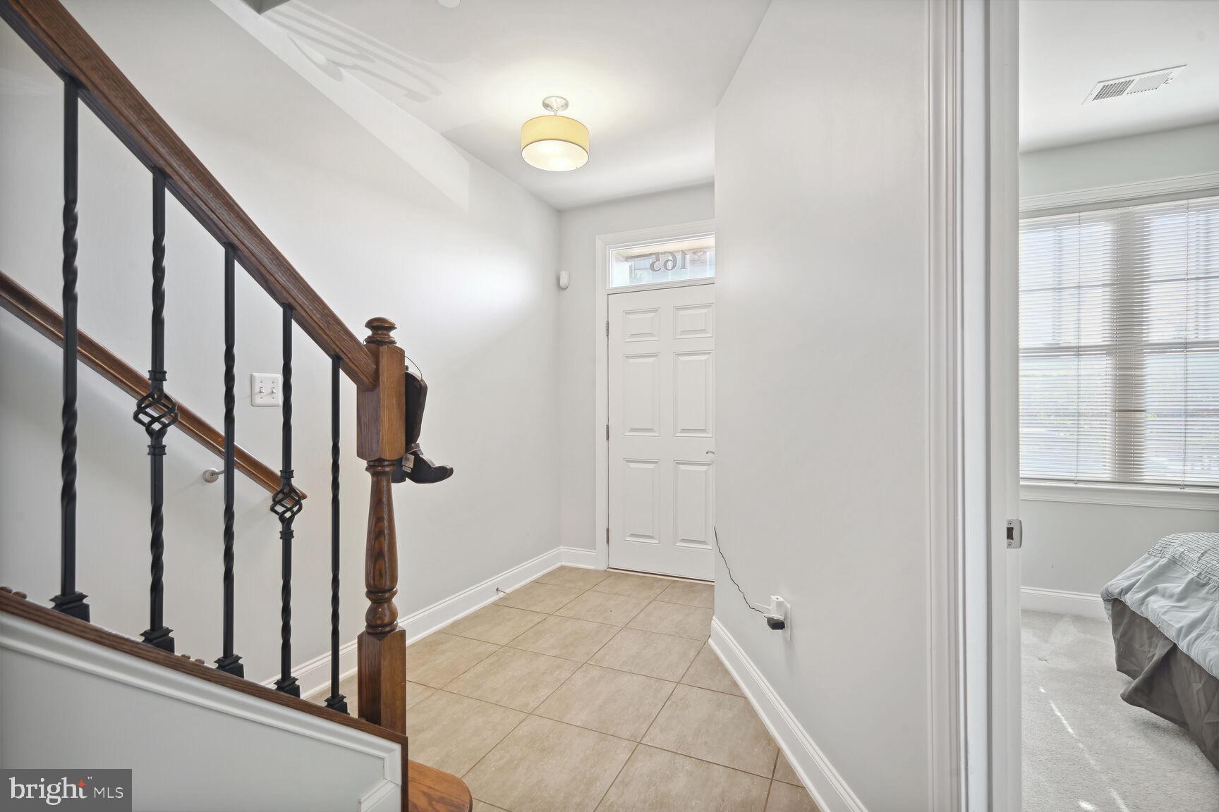 165 CONCORD PLACE NE