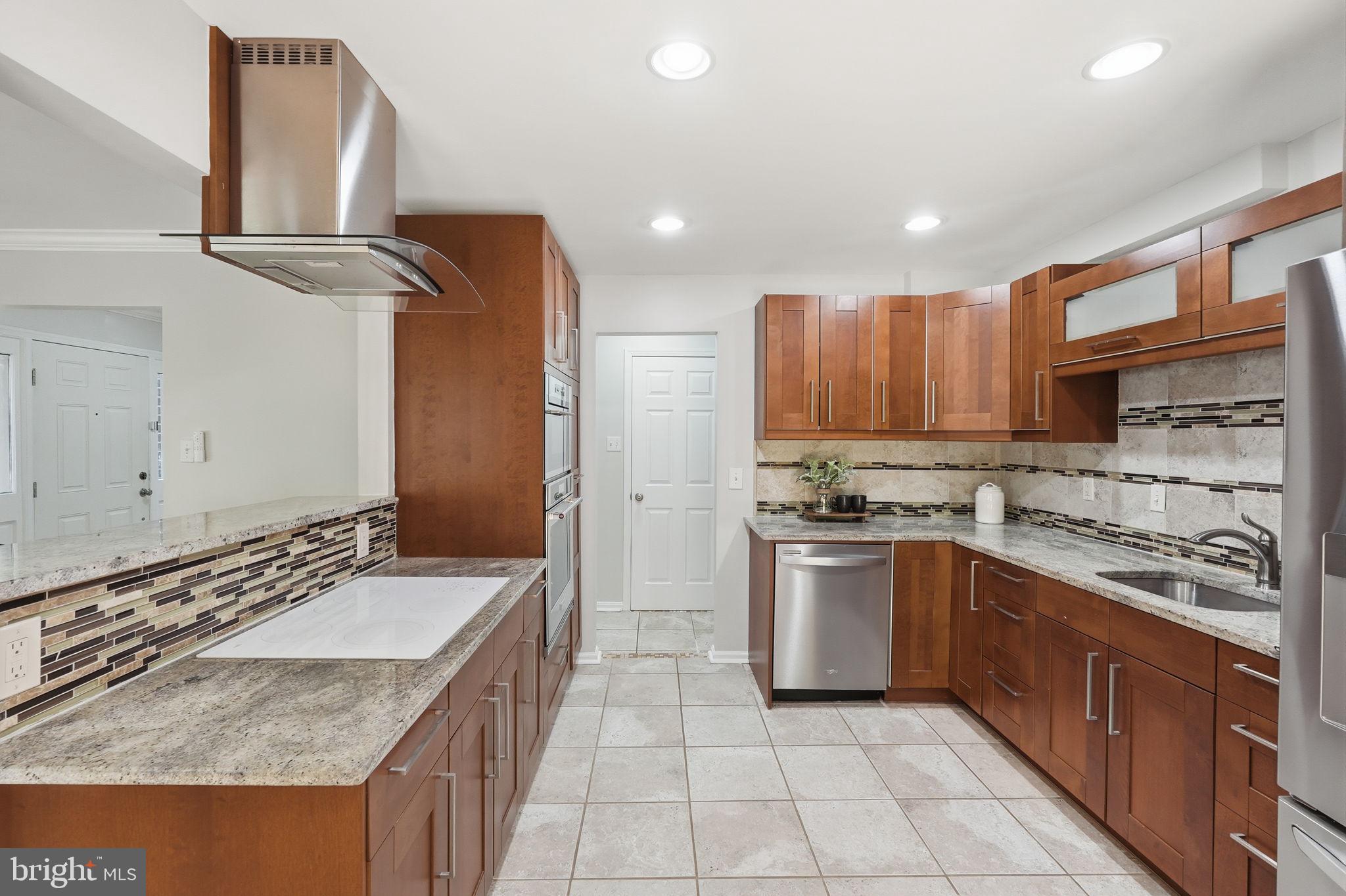 CROWNLEIGH - Residential