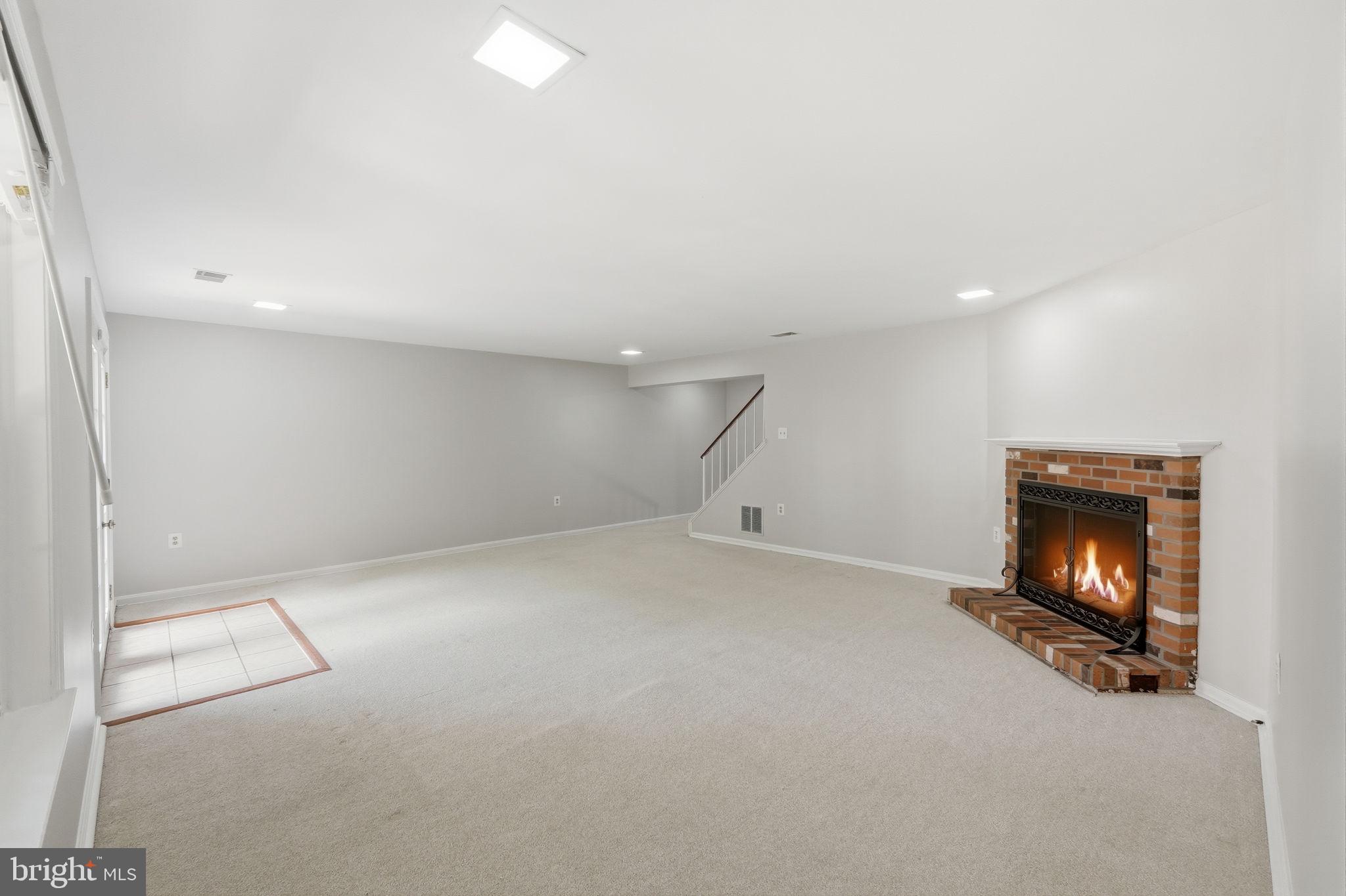 CROWNLEIGH - Residential