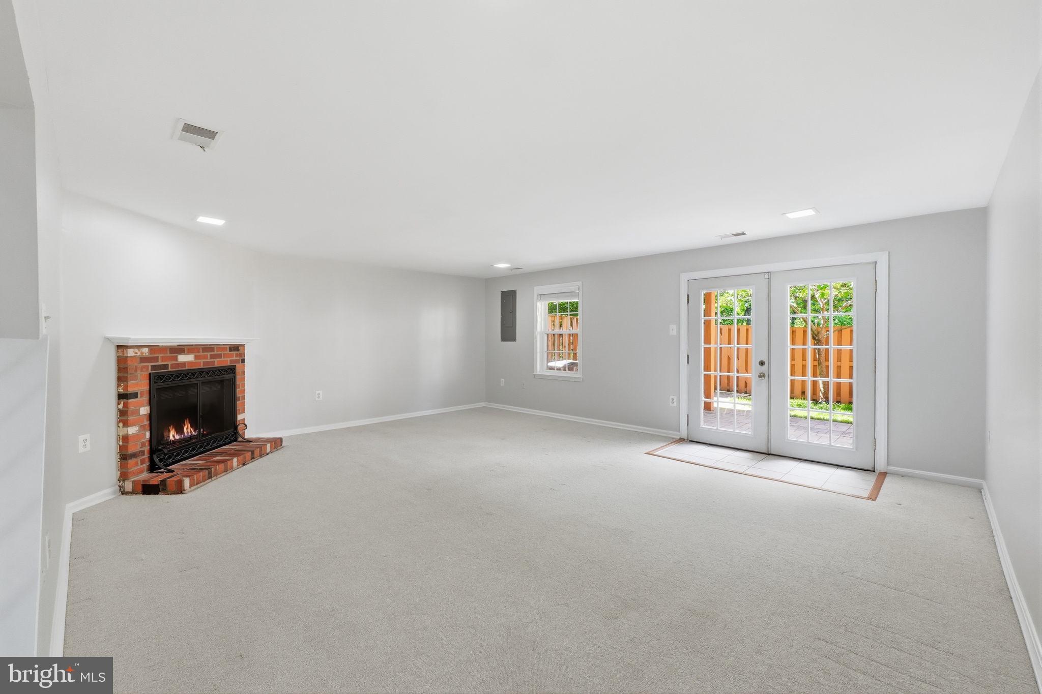CROWNLEIGH - Residential
