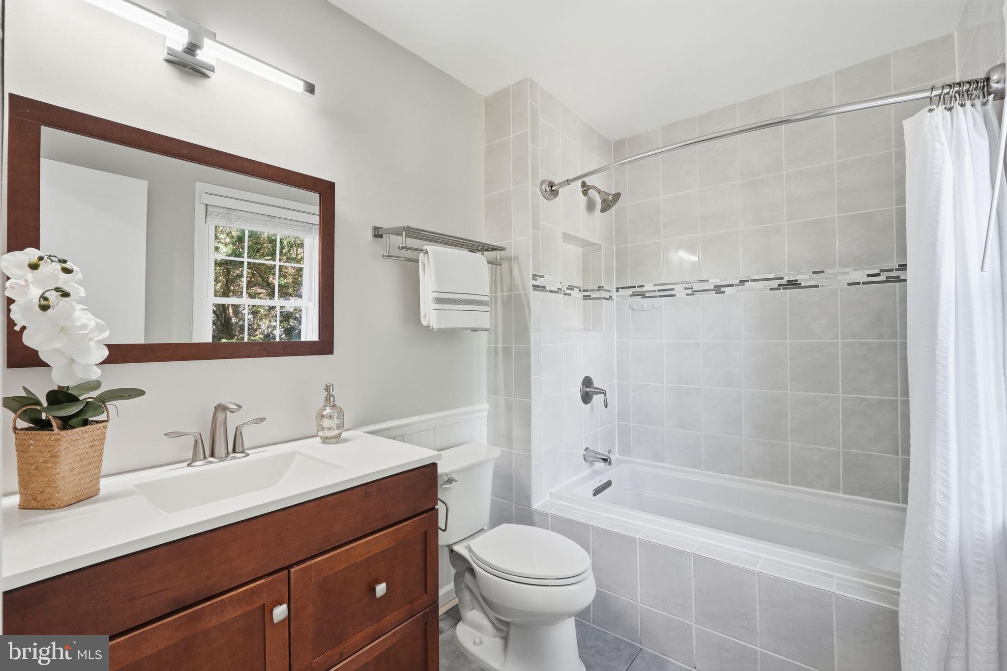 CROWNLEIGH - Residential