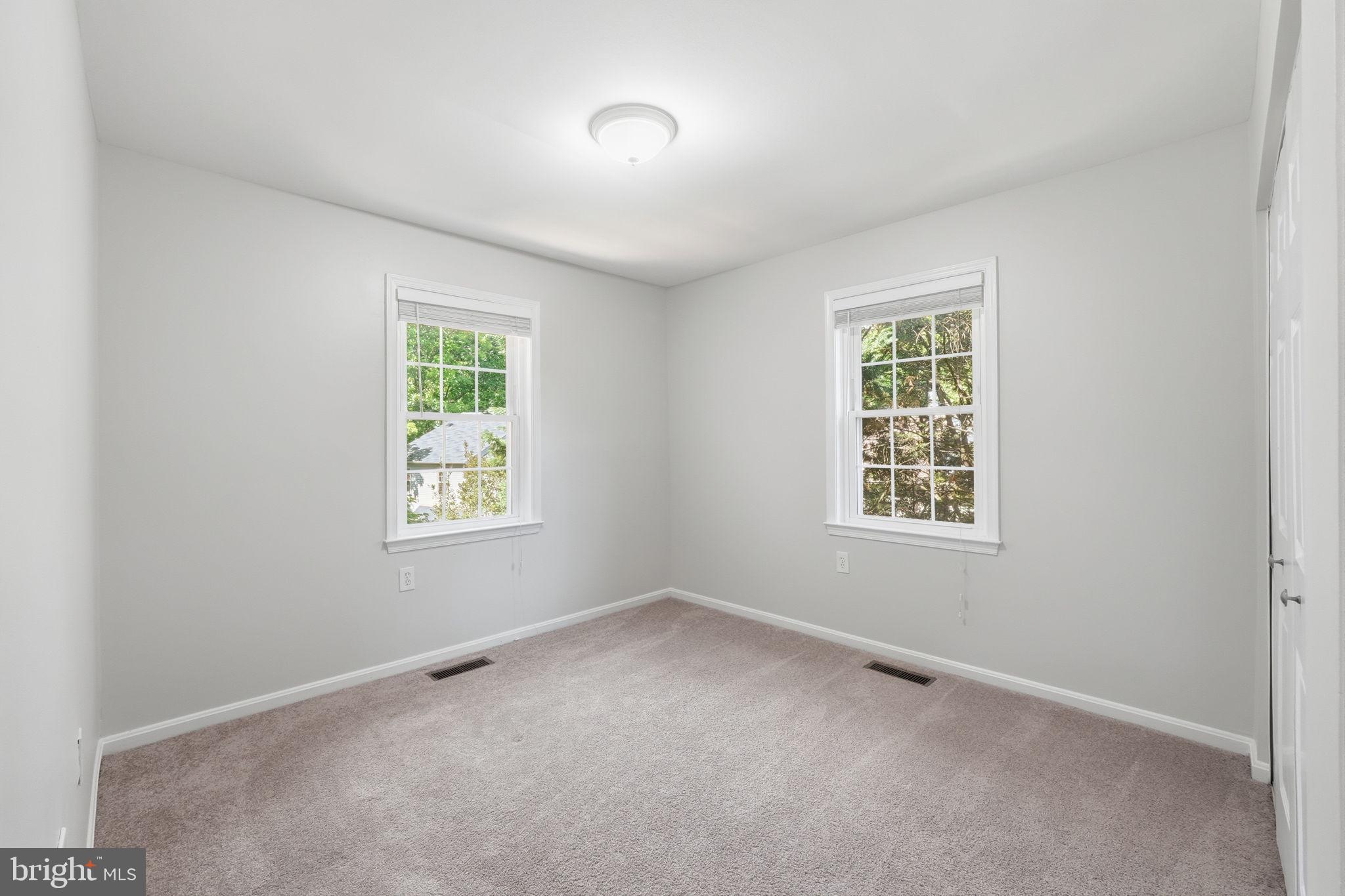 CROWNLEIGH - Residential