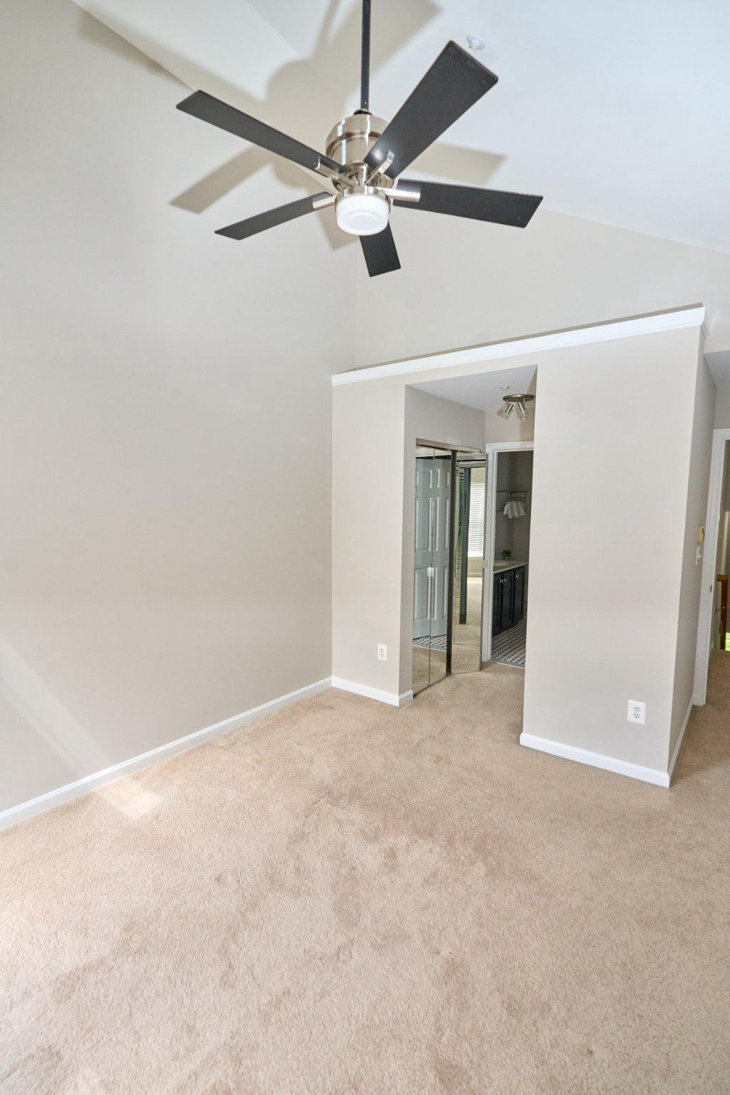 ISLAND CREEK - Residential