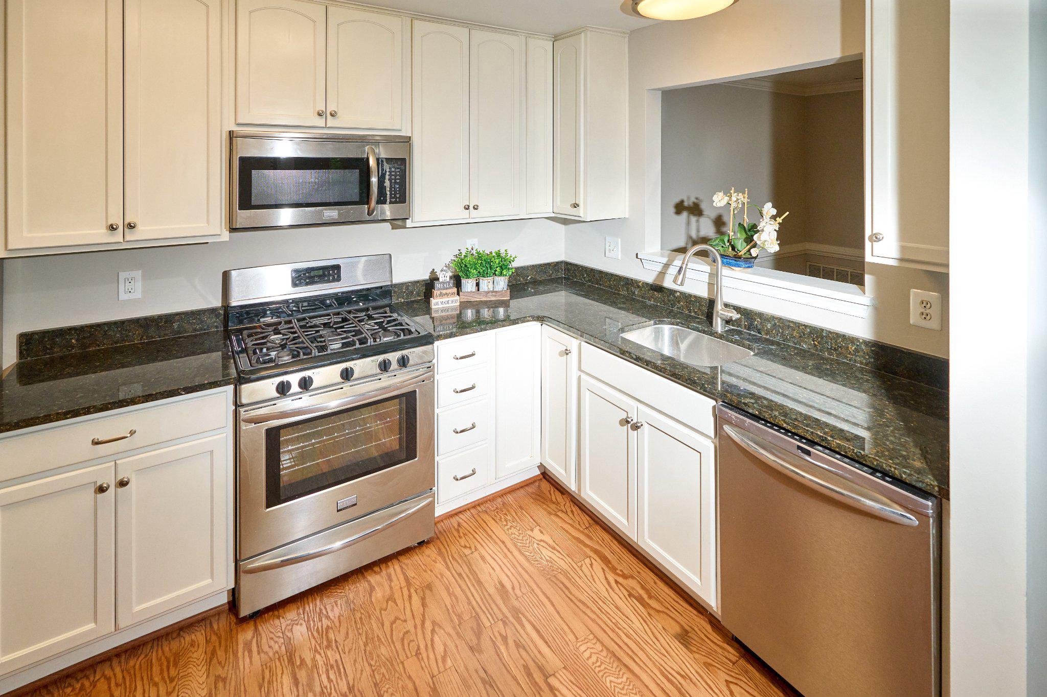 6604 NETTIES LANE 1201