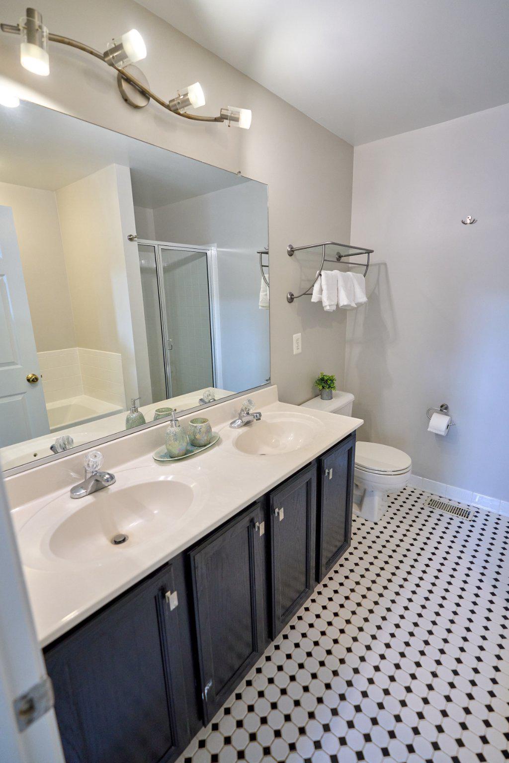 ISLAND CREEK - Residential