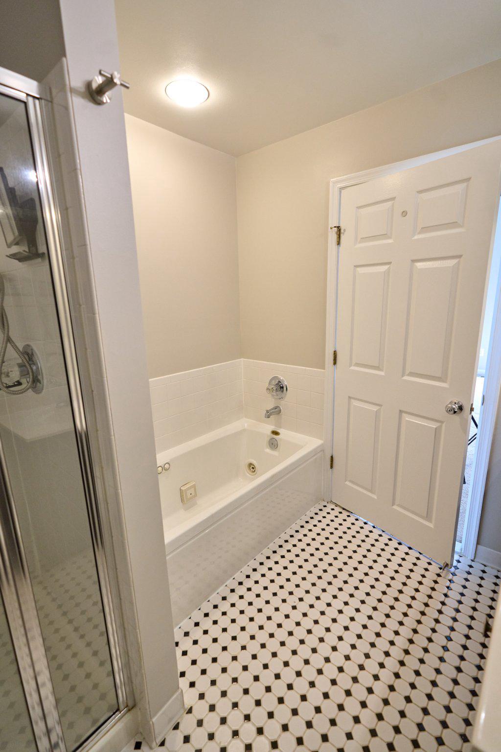 ISLAND CREEK - Residential