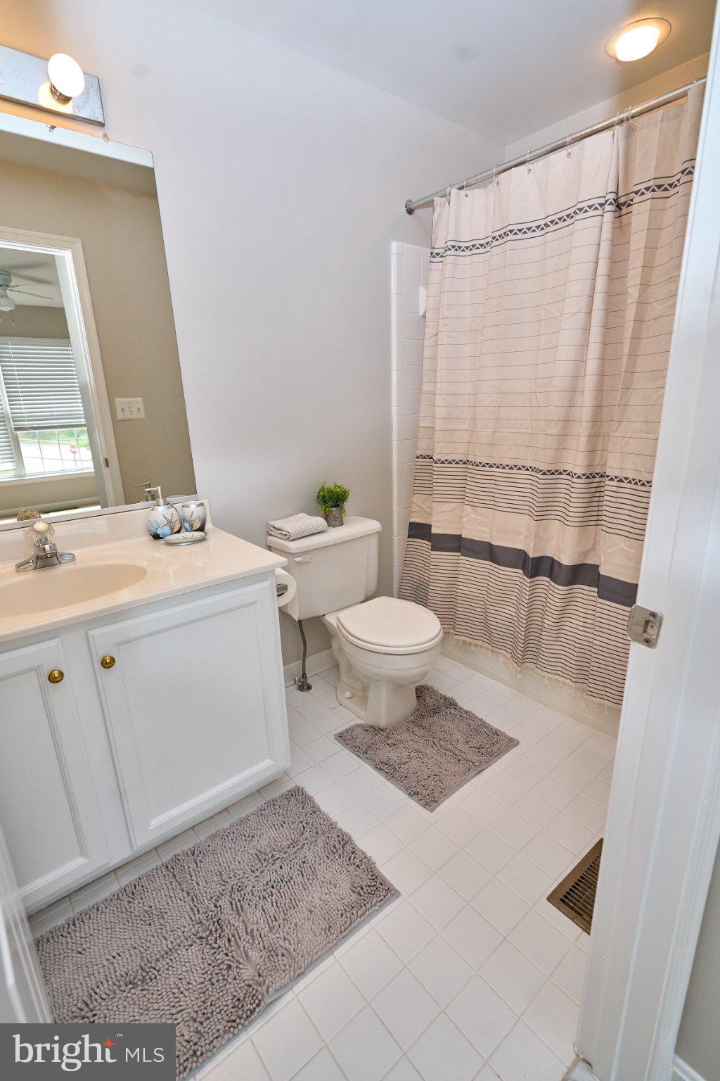 ISLAND CREEK - Residential