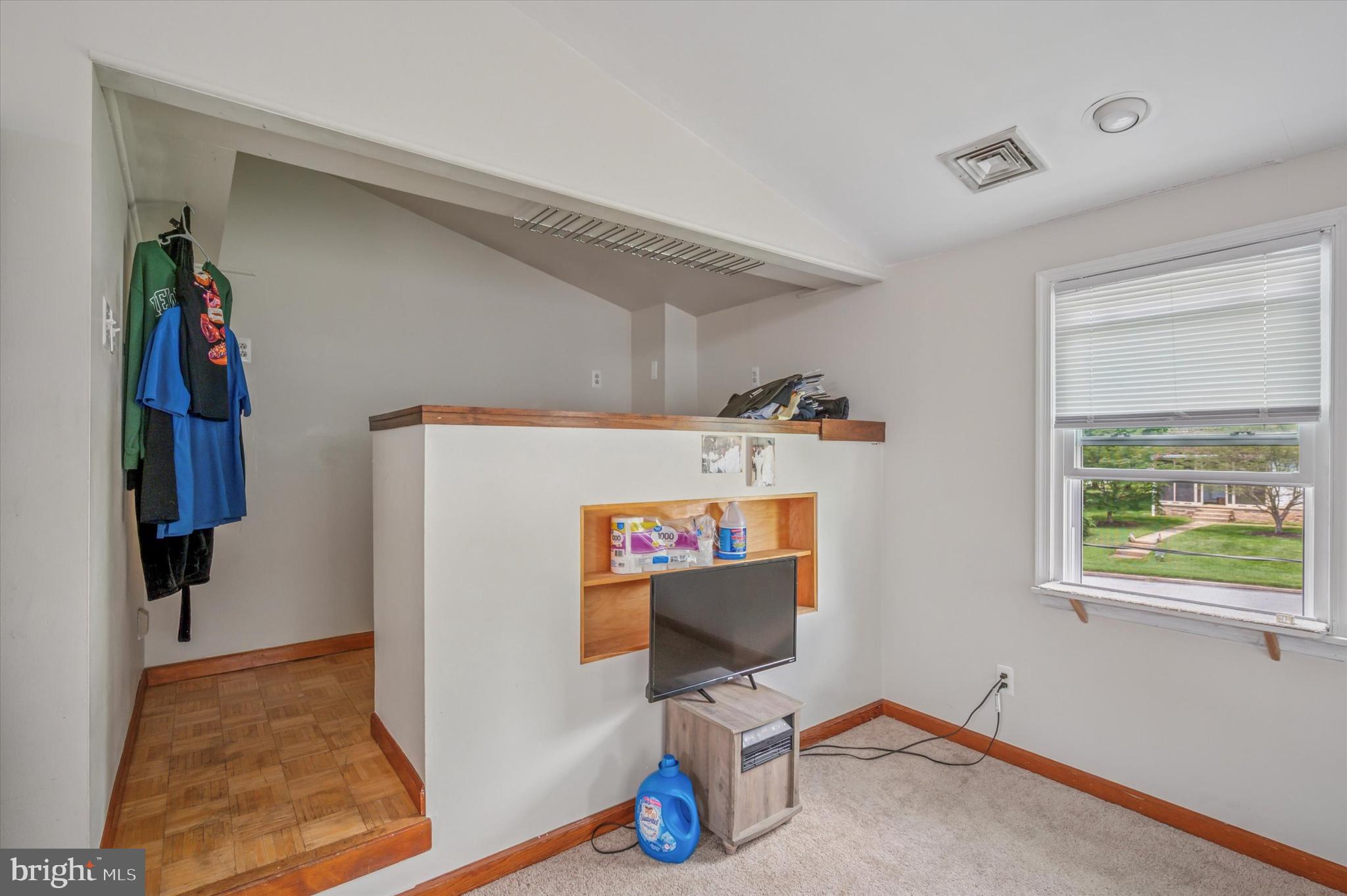 2055 MARSHALL