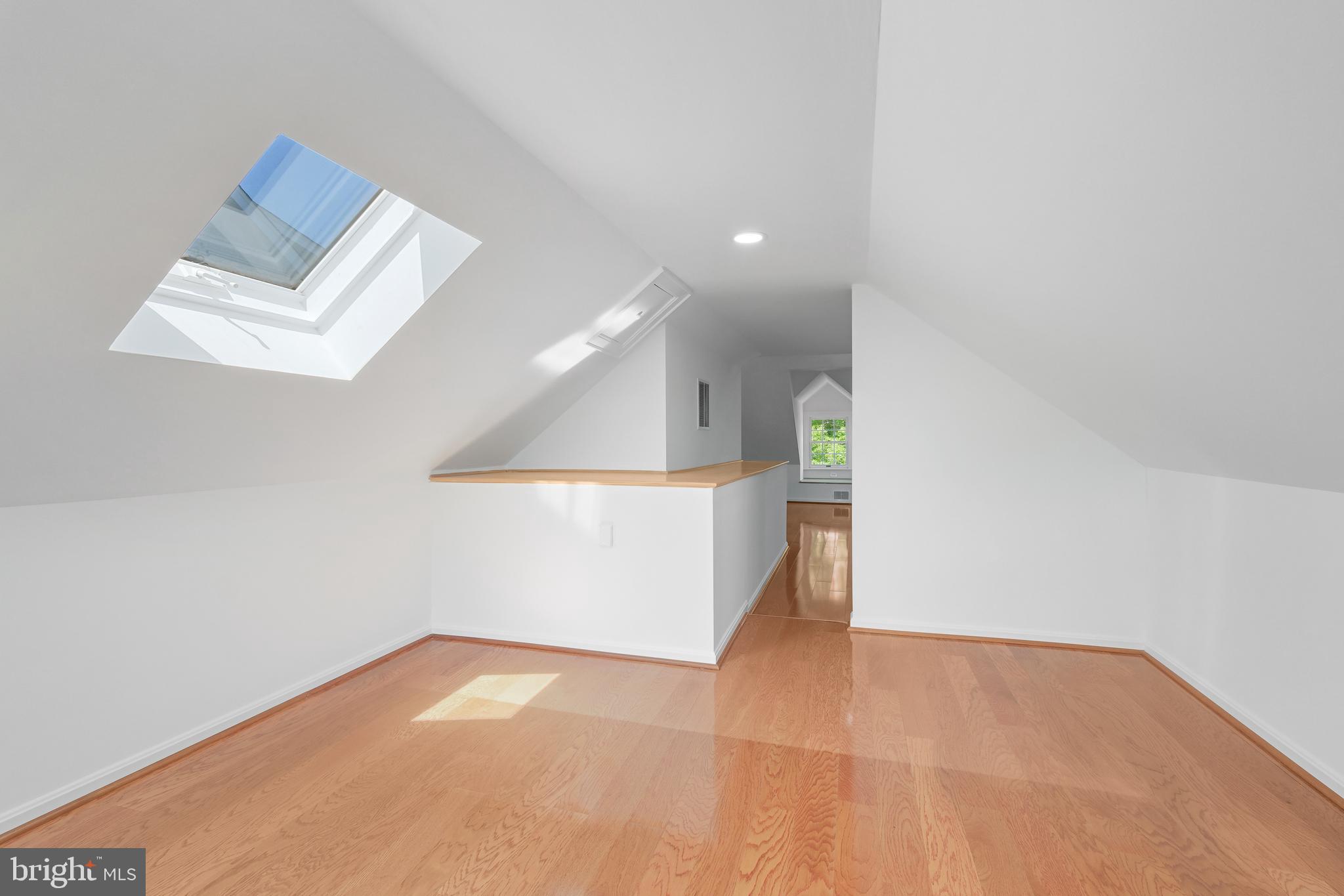 NORWOOD HEIGHTS - Residential Lease