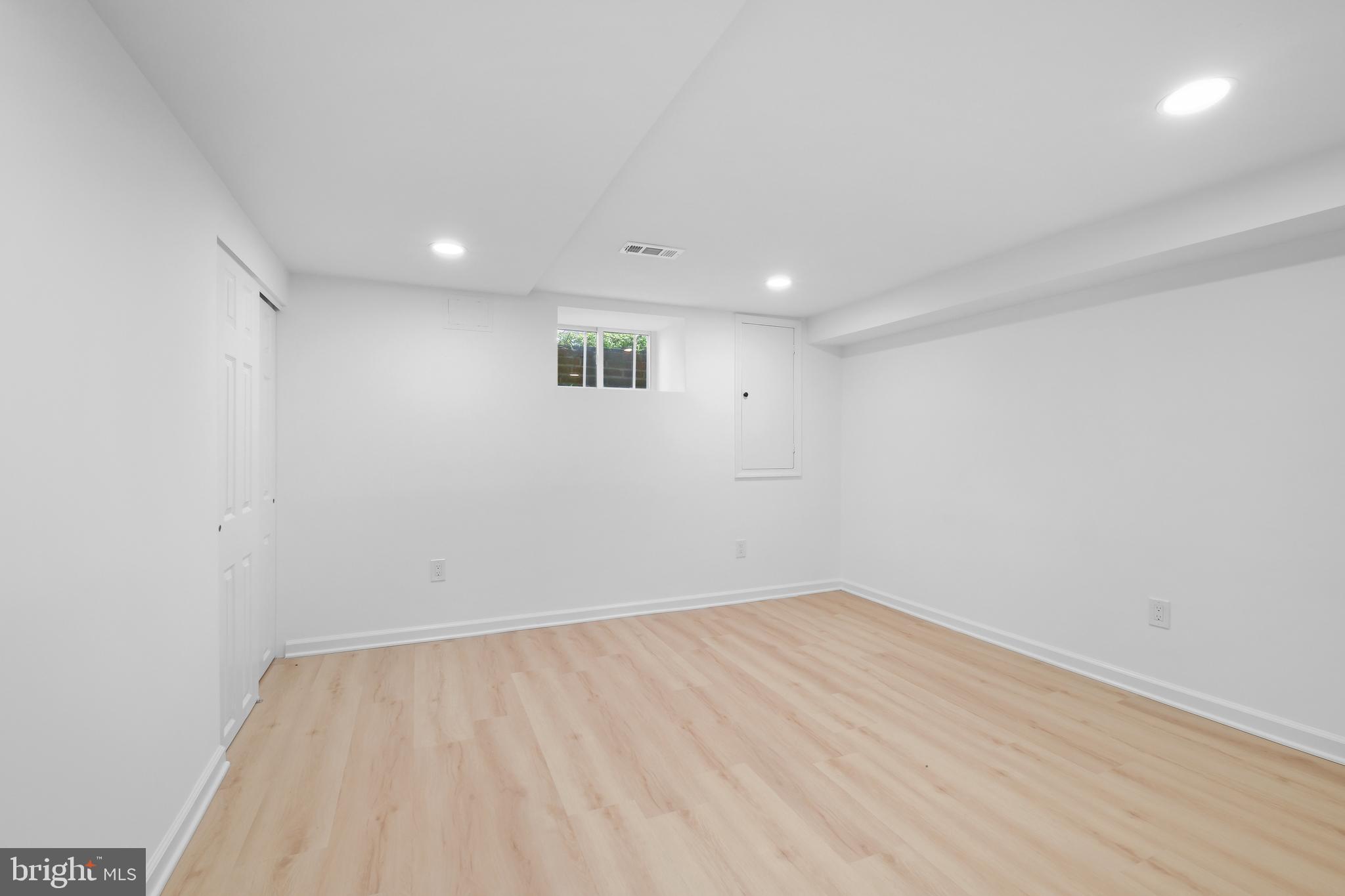 NORWOOD HEIGHTS - Residential Lease