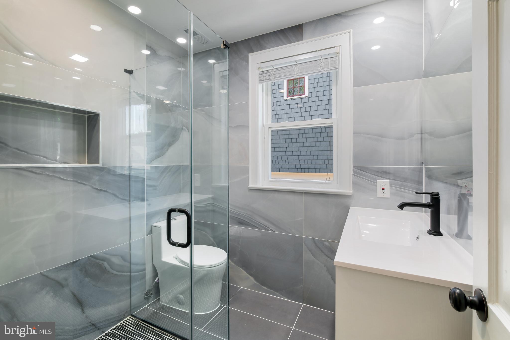 NORWOOD HEIGHTS - Residential Lease