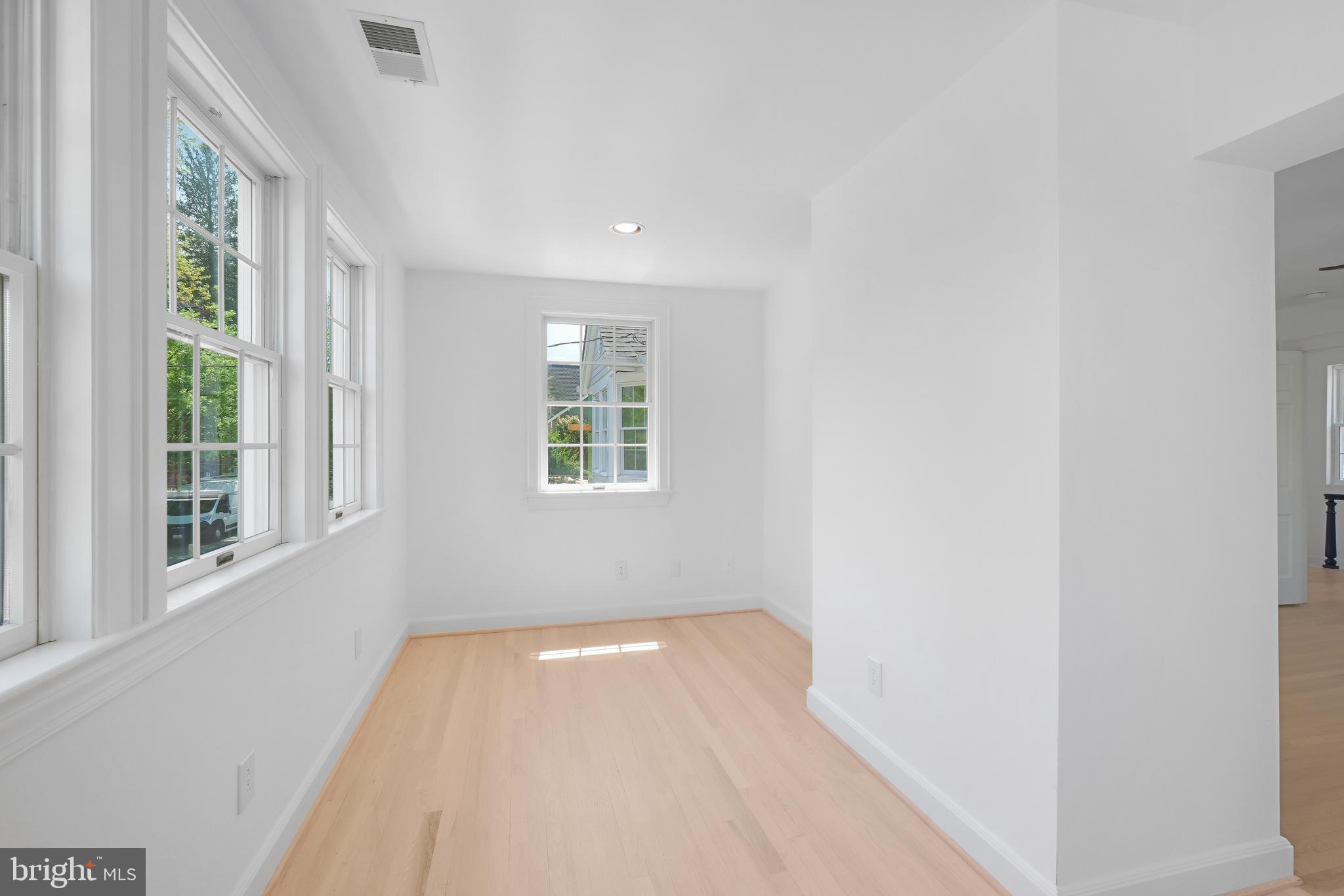 NORWOOD HEIGHTS - Residential Lease