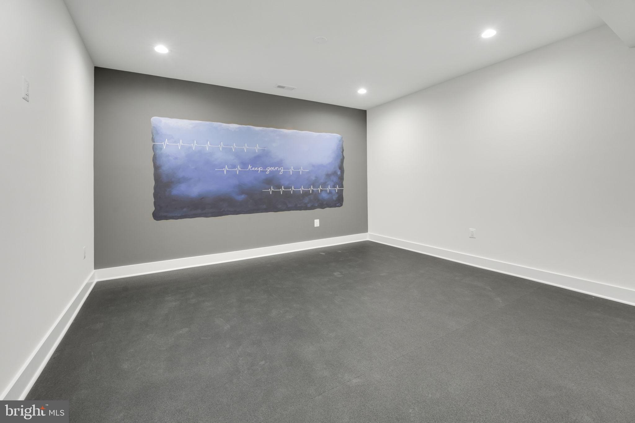 DONNA LEE GARDENS - Residential