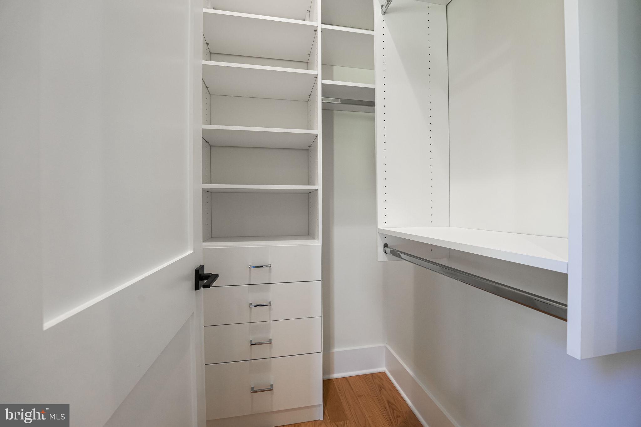 DONNA LEE GARDENS - Residential