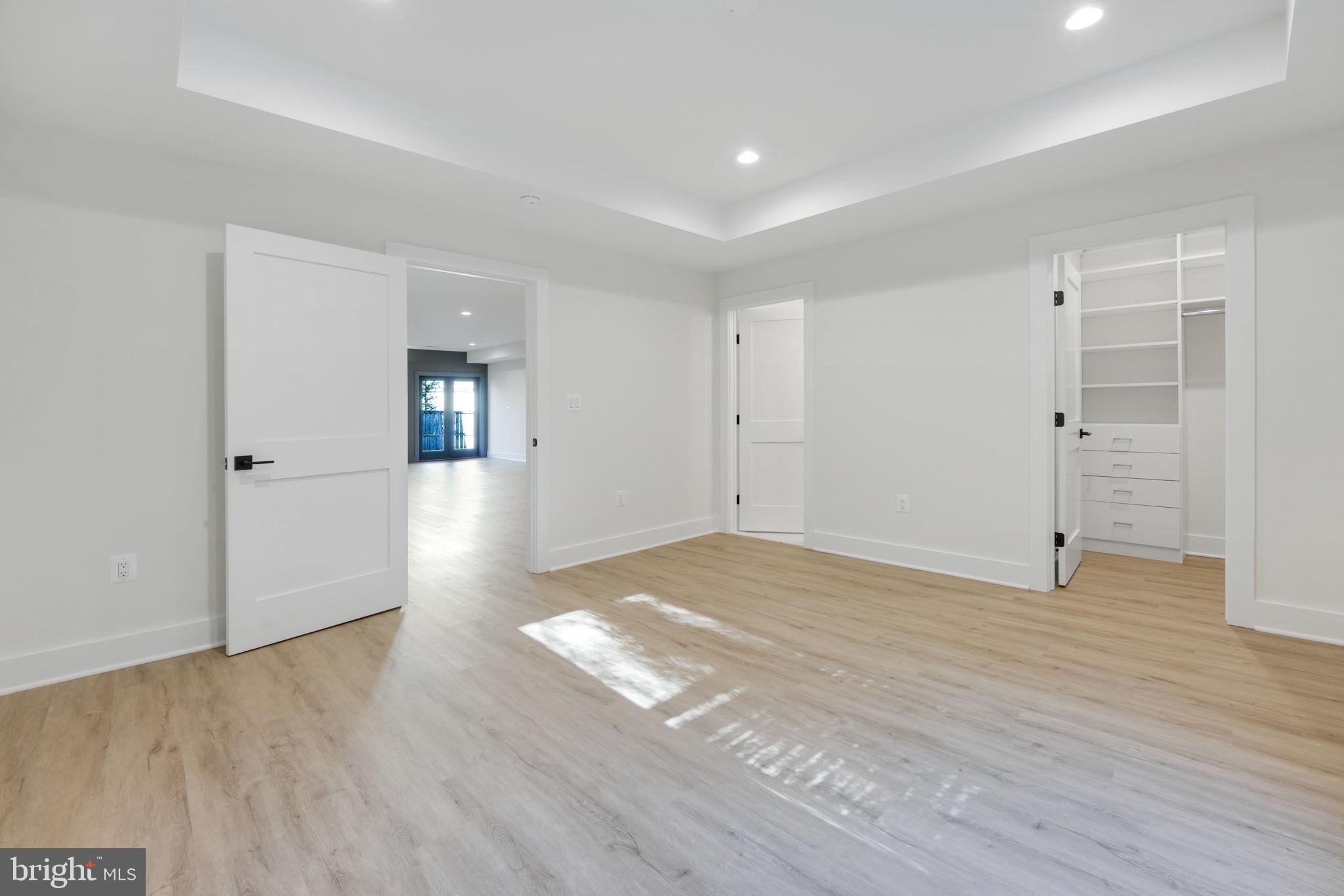 DONNA LEE GARDENS - Residential