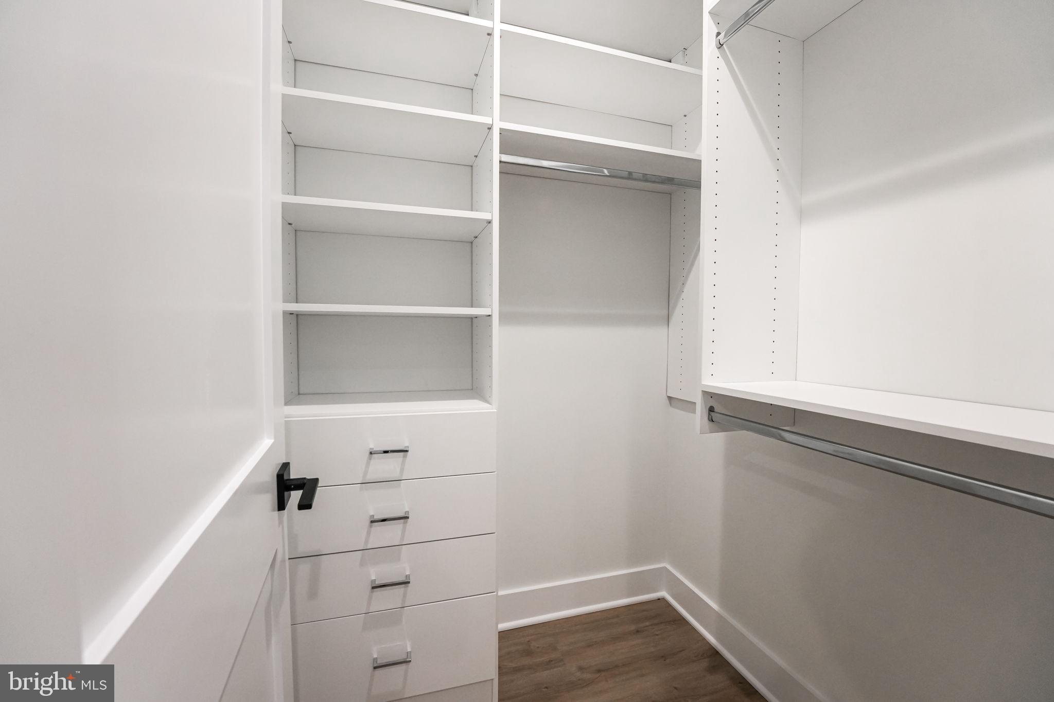 DONNA LEE GARDENS - Residential