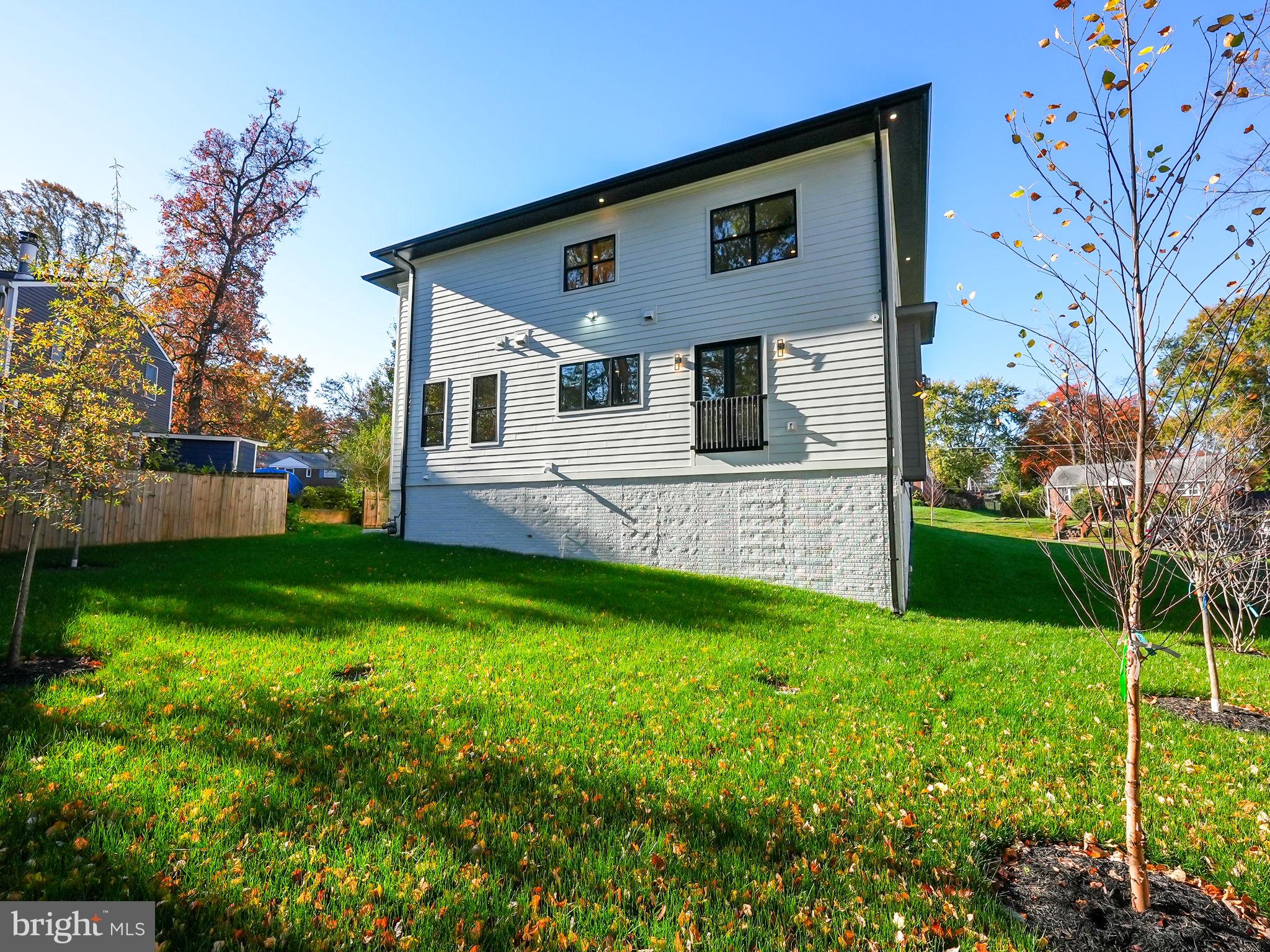 DONNA LEE GARDENS - Residential