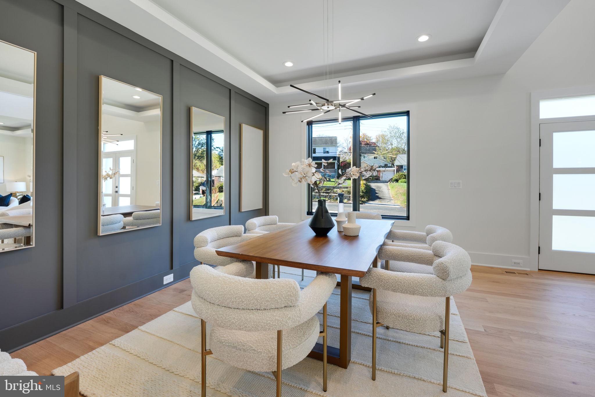 DONNA LEE GARDENS - Residential