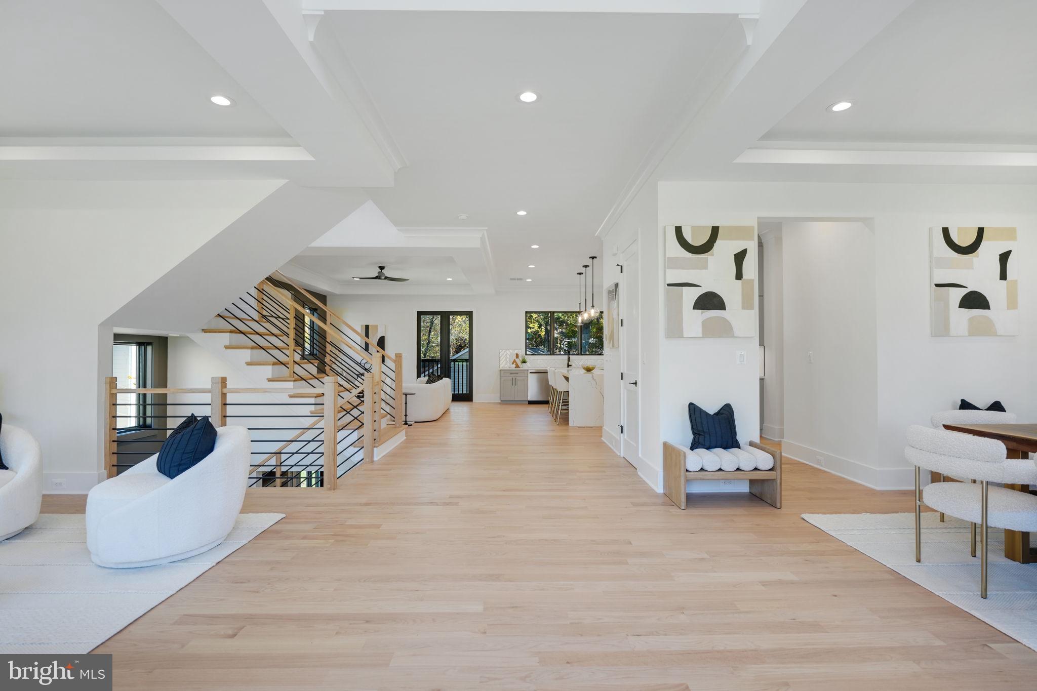 DONNA LEE GARDENS - Residential