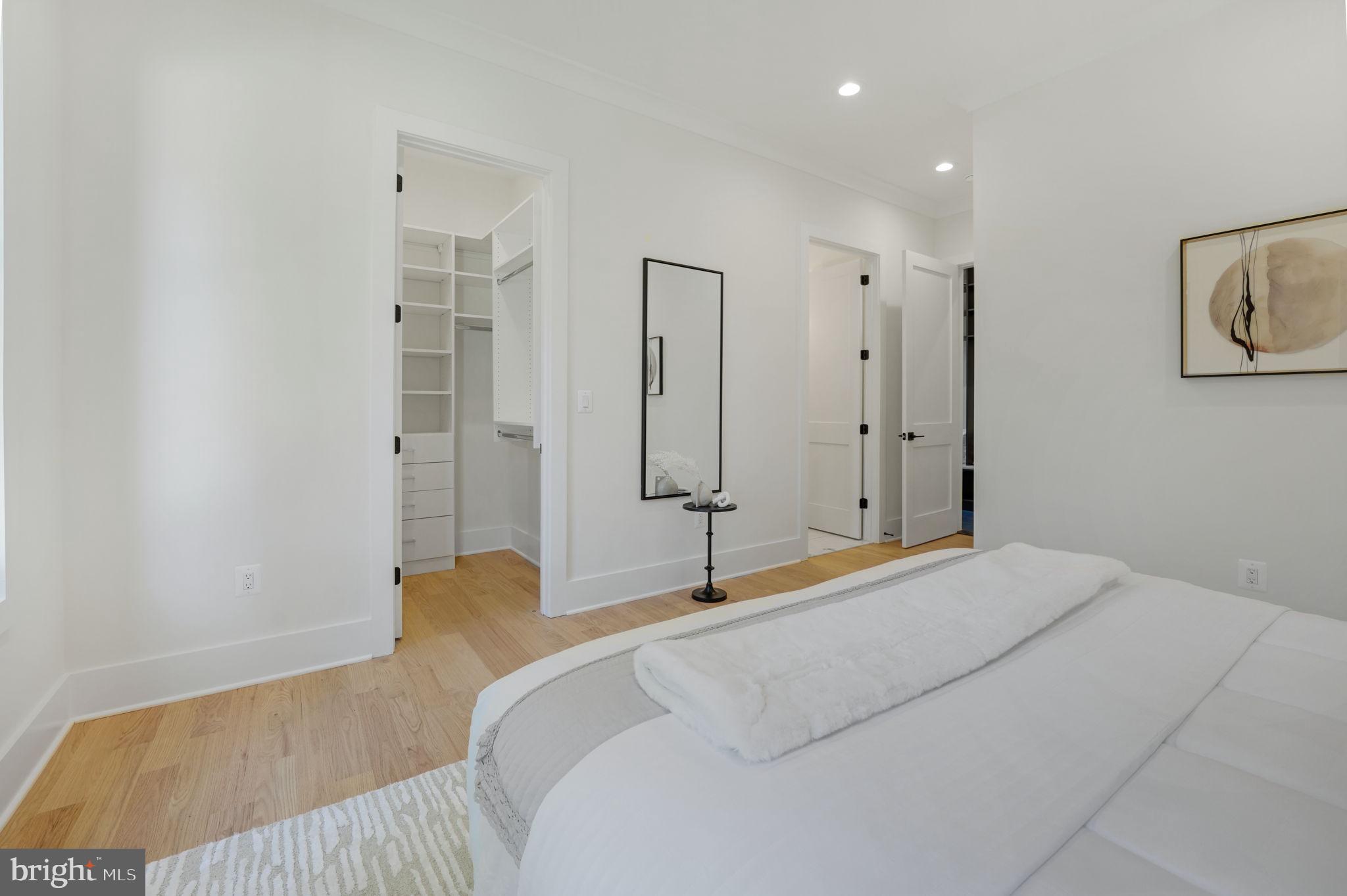 DONNA LEE GARDENS - Residential