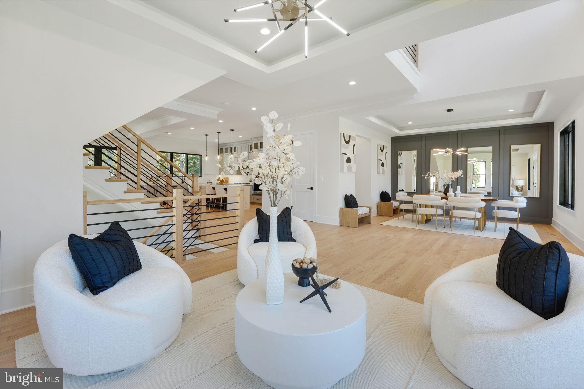 DONNA LEE GARDENS - Residential