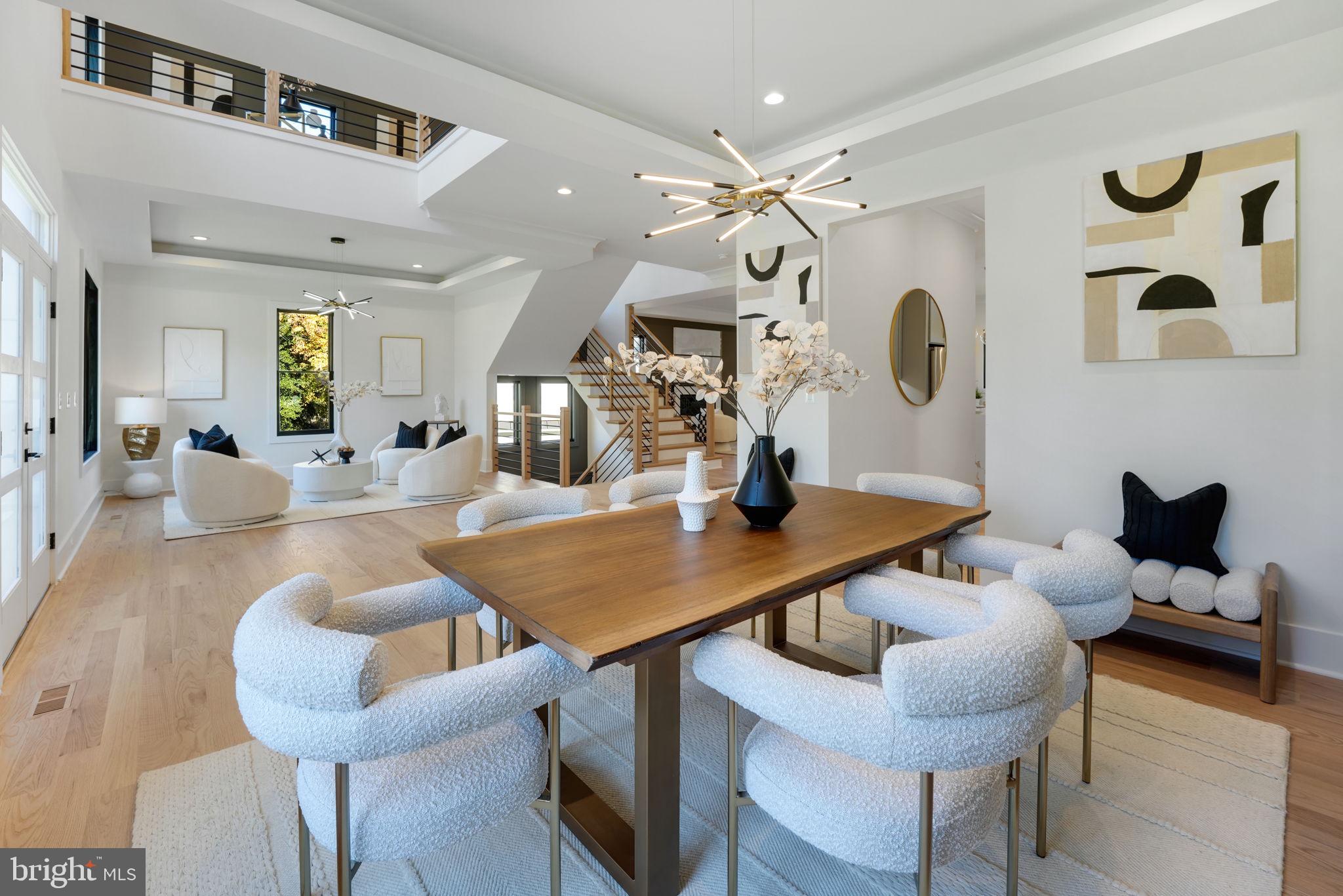 DONNA LEE GARDENS - Residential