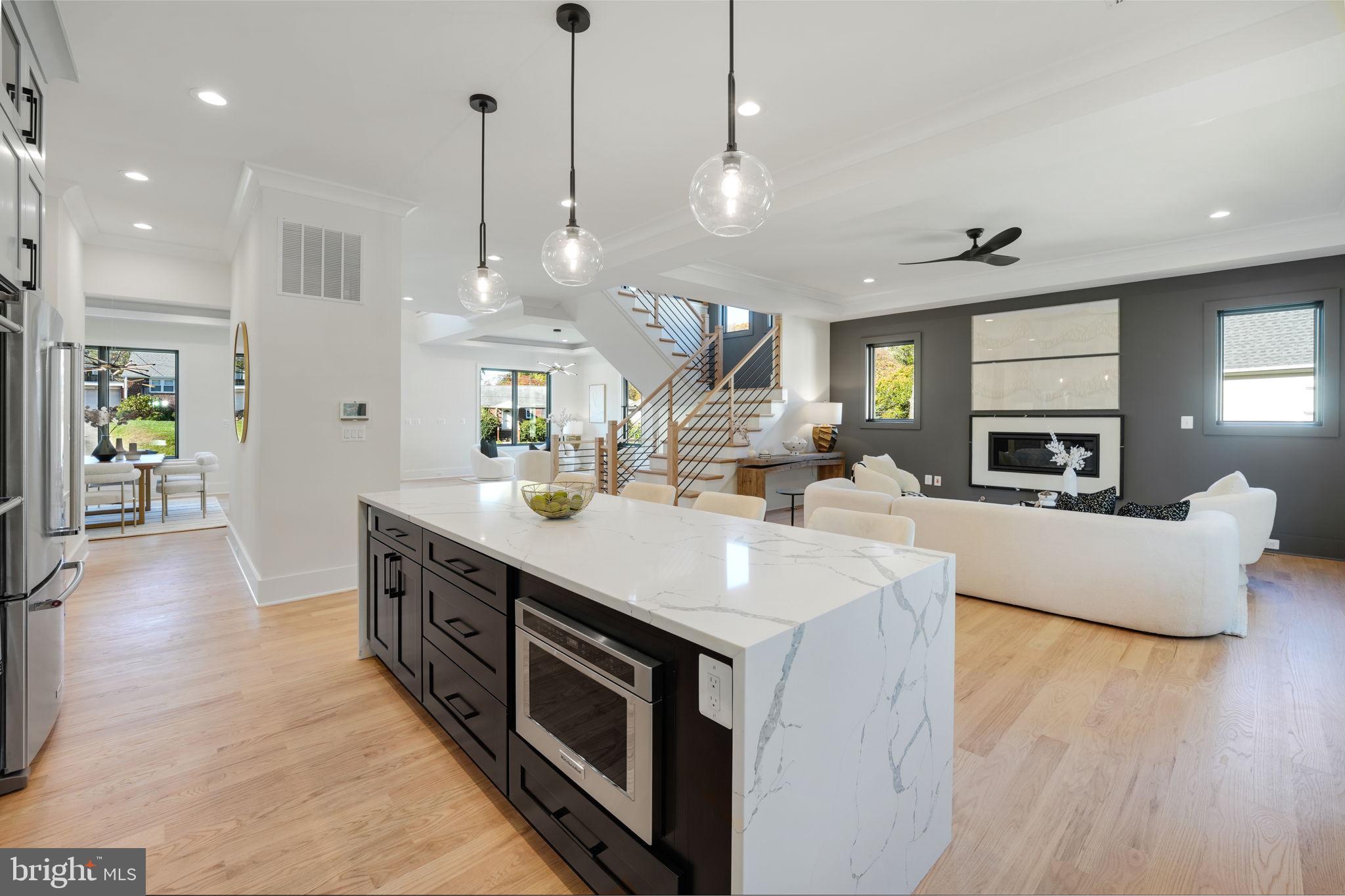 DONNA LEE GARDENS - Residential