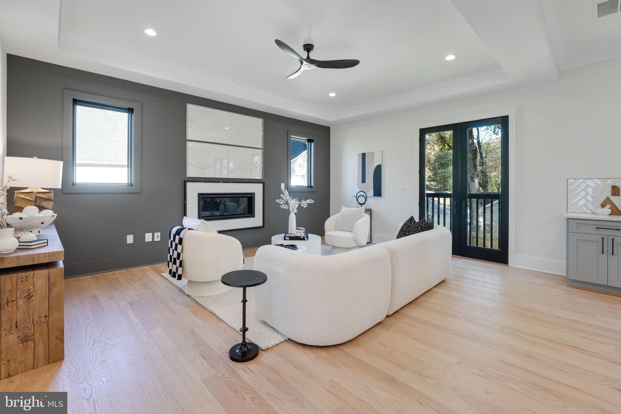 DONNA LEE GARDENS - Residential