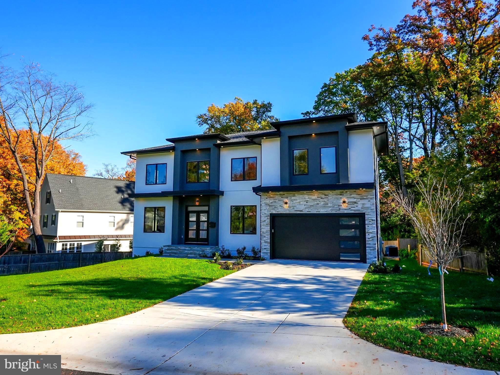 DONNA LEE GARDENS - Residential