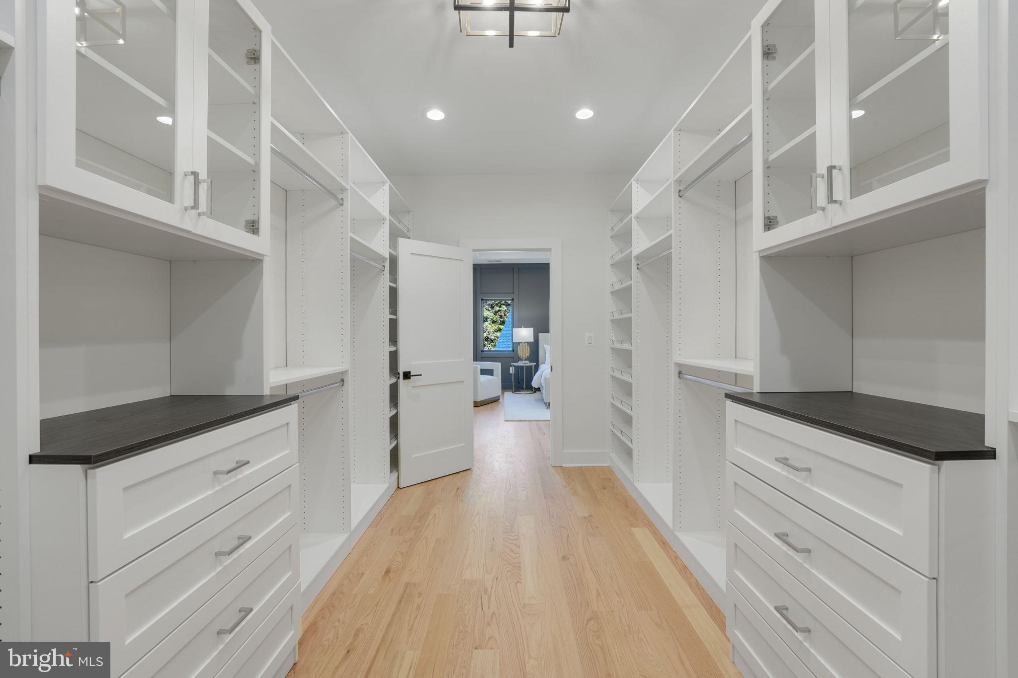 DONNA LEE GARDENS - Residential