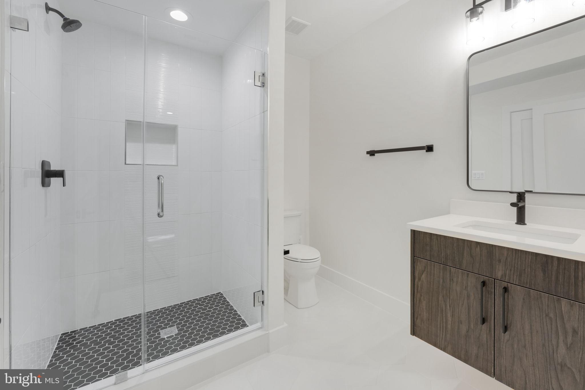 DONNA LEE GARDENS - Residential